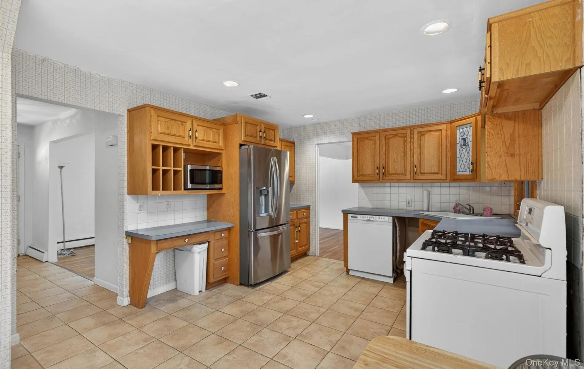 89 Beaumont Drive, Oyster Bay, NY, 4 Bedrooms Bedrooms, 8 Rooms Rooms,2 BathroomsBathrooms,Residential,For Rent,Beaumont,0,1015018 89 Beaumont Drive, Oyster Bay, NY, 4 Bedrooms Bedrooms, 8 Rooms Rooms,2 BathroomsBathrooms,Residential,For Rent,Beaumont,0,1015018