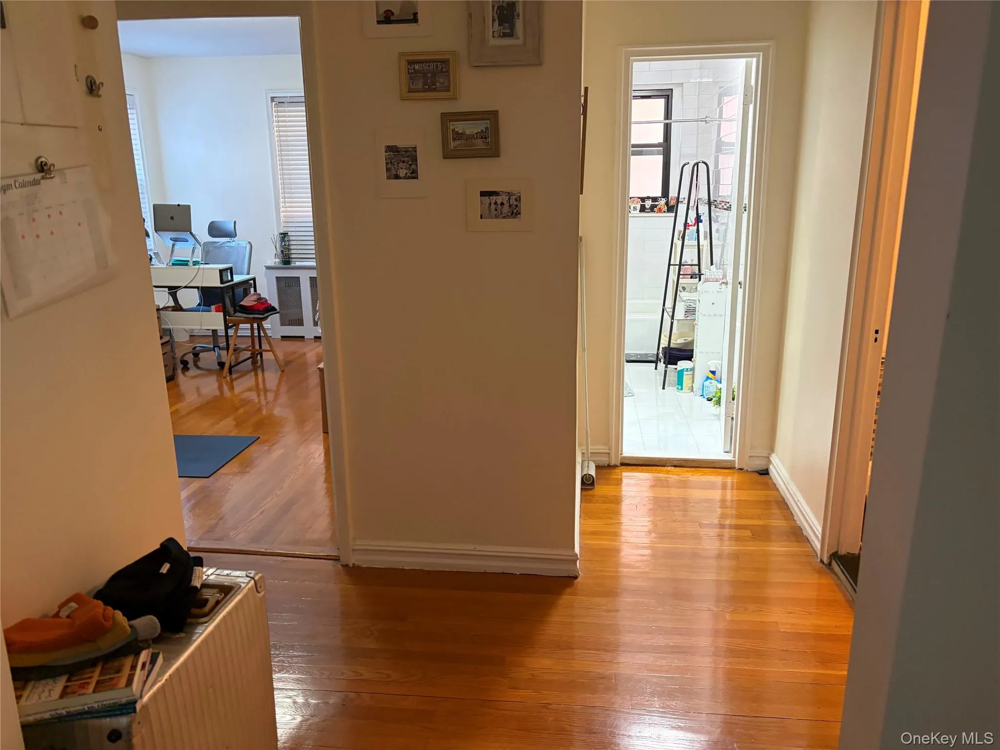 96-11 65th Road, New York, NY, 2 Bedrooms Bedrooms, 4 Rooms Rooms,1 BathroomBathrooms,Residential,For Rent,65th,0,1015019 96-11 65th Road, New York, NY, 2 Bedrooms Bedrooms, 4 Rooms Rooms,1 BathroomBathrooms,Residential,For Rent,65th,0,1015019