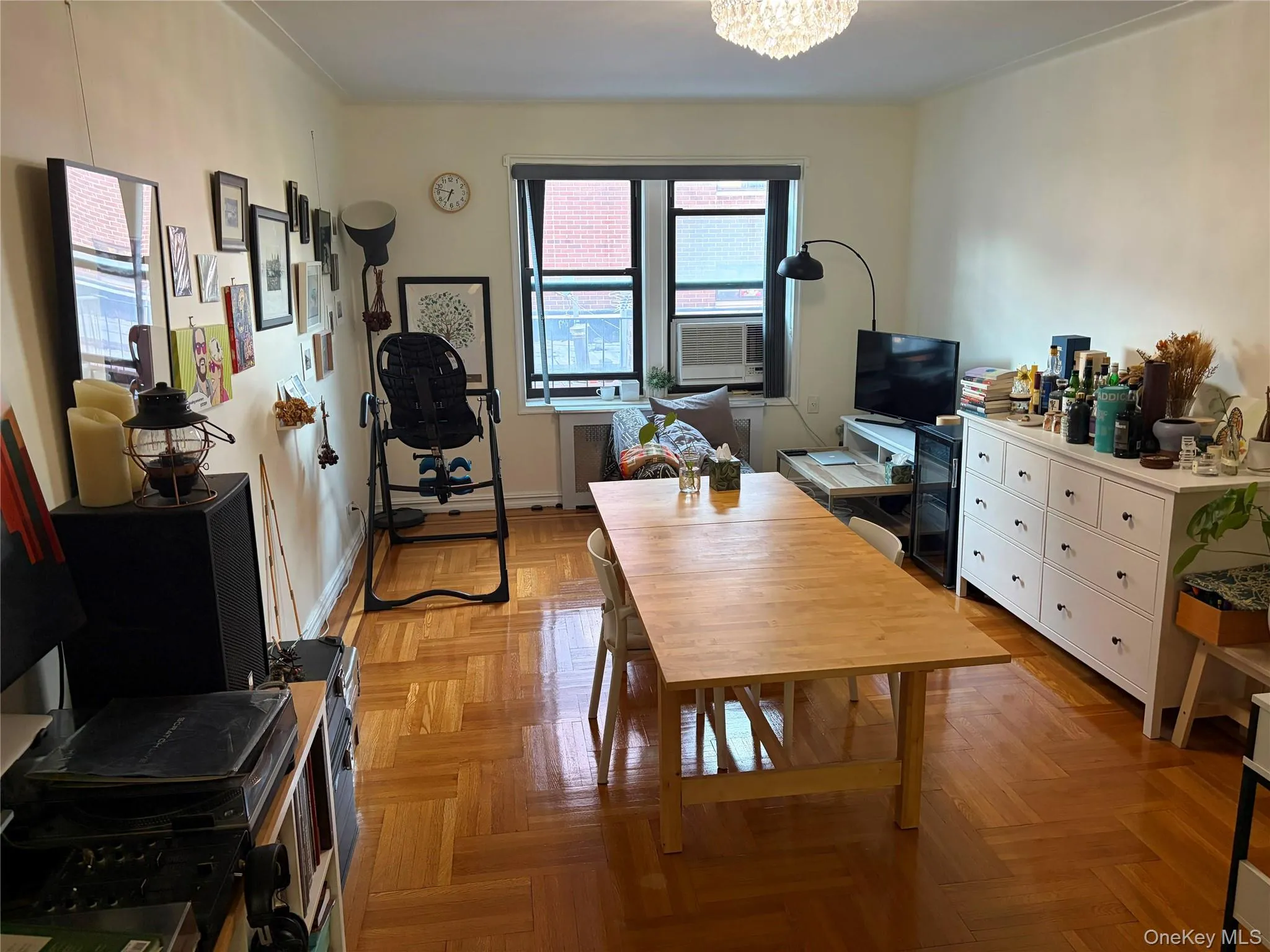 96-11 65th Road, New York, NY, 2 Bedrooms Bedrooms, 4 Rooms Rooms,1 BathroomBathrooms,Residential,For Rent,65th,0,1015019 96-11 65th Road, New York, NY, 2 Bedrooms Bedrooms, 4 Rooms Rooms,1 BathroomBathrooms,Residential,For Rent,65th,0,1015019