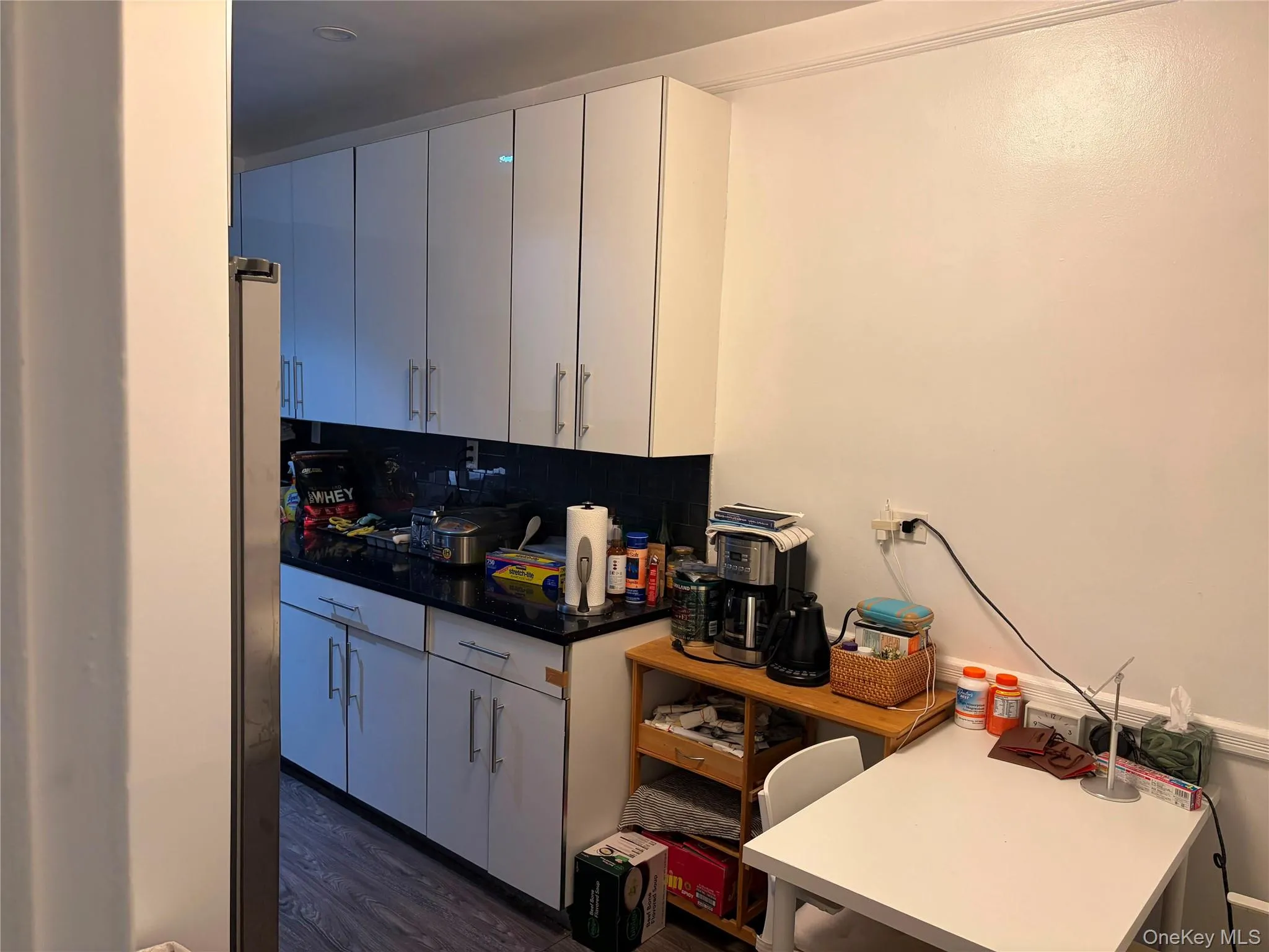 96-11 65th Road, New York, NY, 2 Bedrooms Bedrooms, 4 Rooms Rooms,1 BathroomBathrooms,Residential,For Rent,65th,0,1015019 96-11 65th Road, New York, NY, 2 Bedrooms Bedrooms, 4 Rooms Rooms,1 BathroomBathrooms,Residential,For Rent,65th,0,1015019