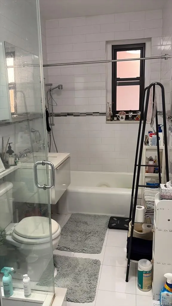 96-11 65th Road, New York, NY, 2 Bedrooms Bedrooms, 4 Rooms Rooms,1 BathroomBathrooms,Residential,For Rent,65th,0,1015019 96-11 65th Road, New York, NY, 2 Bedrooms Bedrooms, 4 Rooms Rooms,1 BathroomBathrooms,Residential,For Rent,65th,0,1015019