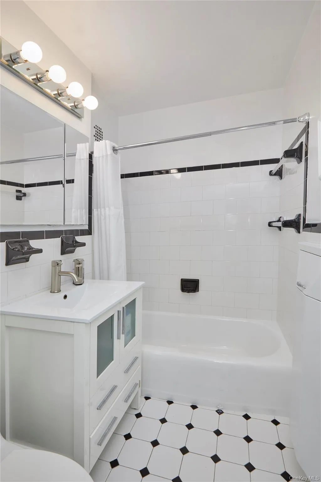 5900 Arlington Avenue, New York, NY, 3 Bedrooms Bedrooms, 6 Rooms Rooms,2 BathroomsBathrooms,Residential,For Rent,Arlington,0,1015020 5900 Arlington Avenue, New York, NY, 3 Bedrooms Bedrooms, 6 Rooms Rooms,2 BathroomsBathrooms,Residential,For Rent,Arlington,0,1015020