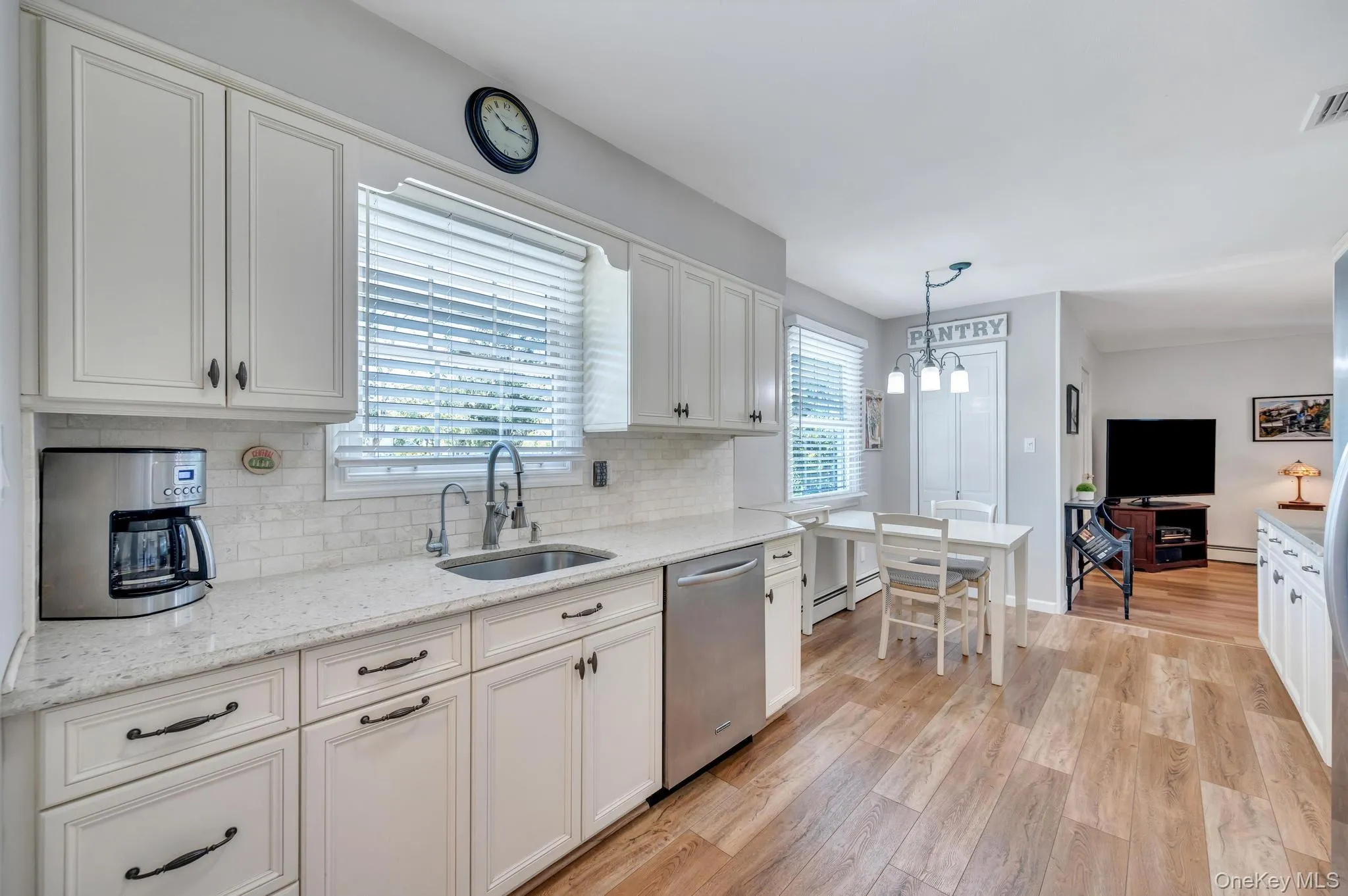 3 Laura Court, Smithtown, NY, 3 Bedrooms Bedrooms, 7 Rooms Rooms,1 BathroomBathrooms,Residential,For Rent,Laura,0,1015023 3 Laura Court, Smithtown, NY, 3 Bedrooms Bedrooms, 7 Rooms Rooms,1 BathroomBathrooms,Residential,For Rent,Laura,0,1015023