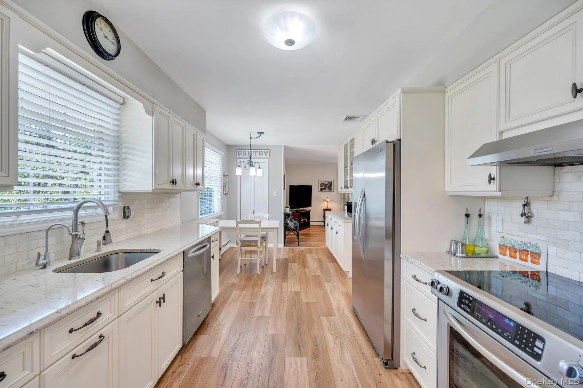 3 Laura Court, Smithtown, NY, 3 Bedrooms Bedrooms, 7 Rooms Rooms,1 BathroomBathrooms,Residential,For Rent,Laura,0,1015023 3 Laura Court, Smithtown, NY, 3 Bedrooms Bedrooms, 7 Rooms Rooms,1 BathroomBathrooms,Residential,For Rent,Laura,0,1015023