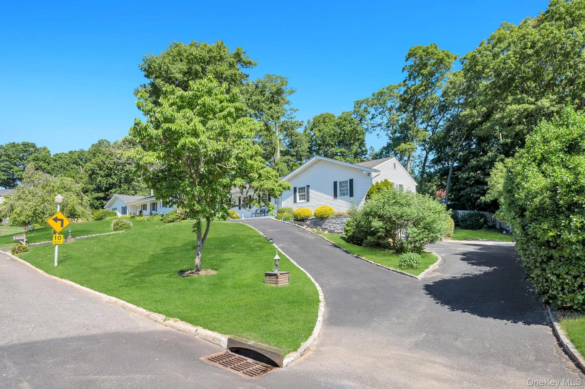 3 Laura Court, Smithtown, NY, 3 Bedrooms Bedrooms, 7 Rooms Rooms,1 BathroomBathrooms,Residential,For Rent,Laura,0,1015023 3 Laura Court, Smithtown, NY, 3 Bedrooms Bedrooms, 7 Rooms Rooms,1 BathroomBathrooms,Residential,For Rent,Laura,0,1015023