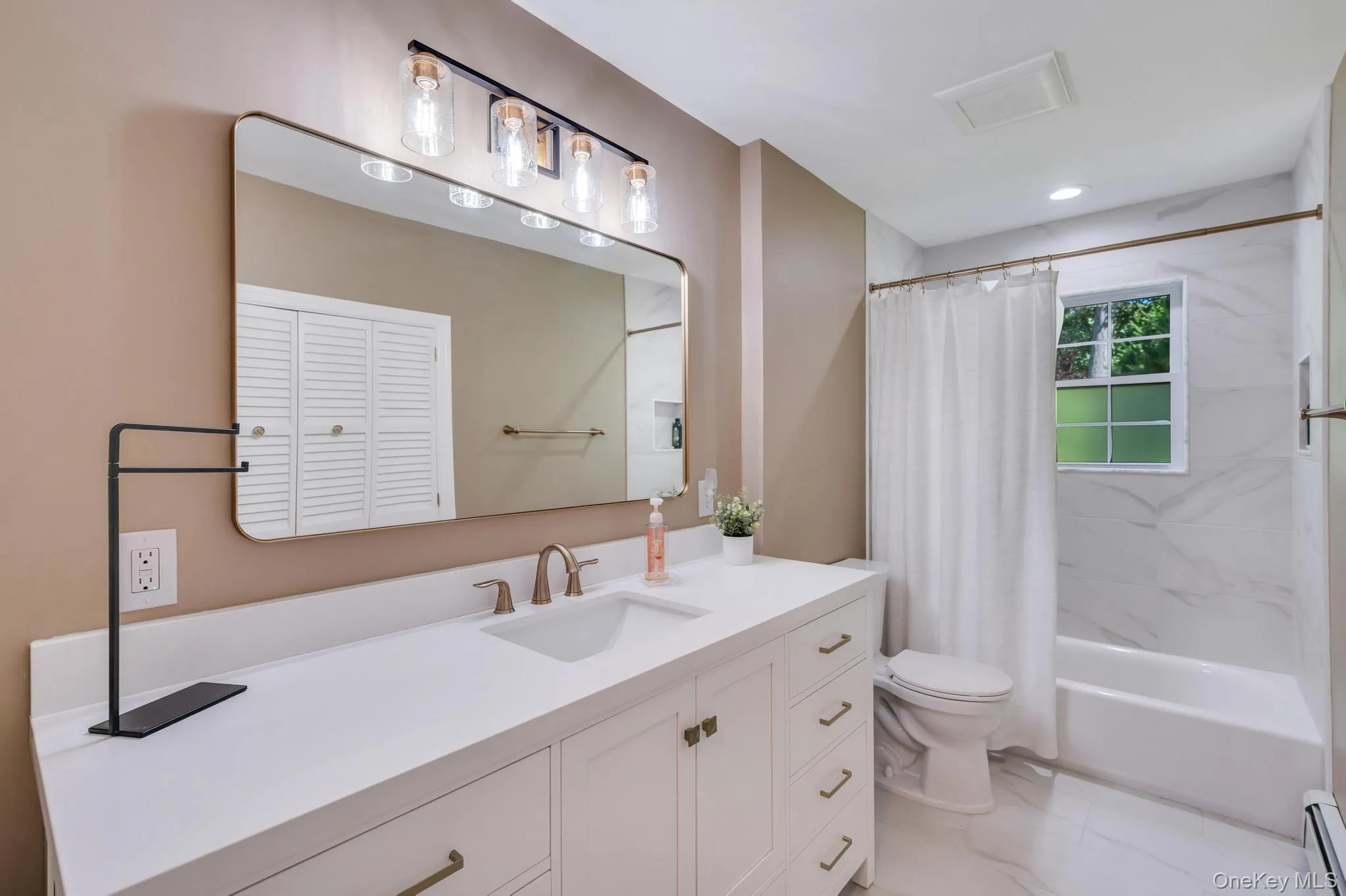 3 Laura Court, Smithtown, NY, 3 Bedrooms Bedrooms, 7 Rooms Rooms,1 BathroomBathrooms,Residential,For Rent,Laura,0,1015023 3 Laura Court, Smithtown, NY, 3 Bedrooms Bedrooms, 7 Rooms Rooms,1 BathroomBathrooms,Residential,For Rent,Laura,0,1015023