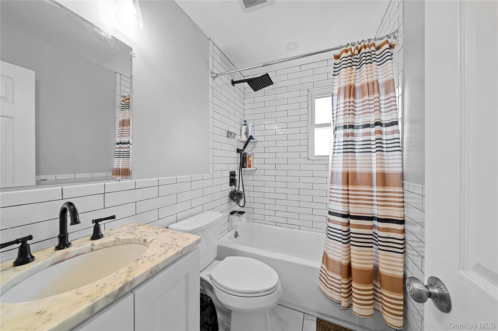 244 Sheridan Street, North Hempstead, NY, 6 Bedrooms Bedrooms, 11 Rooms Rooms,2 BathroomsBathrooms,Residential,For Rent,Sheridan,0,1015026 244 Sheridan Street, North Hempstead, NY, 6 Bedrooms Bedrooms, 11 Rooms Rooms,2 BathroomsBathrooms,Residential,For Rent,Sheridan,0,1015026