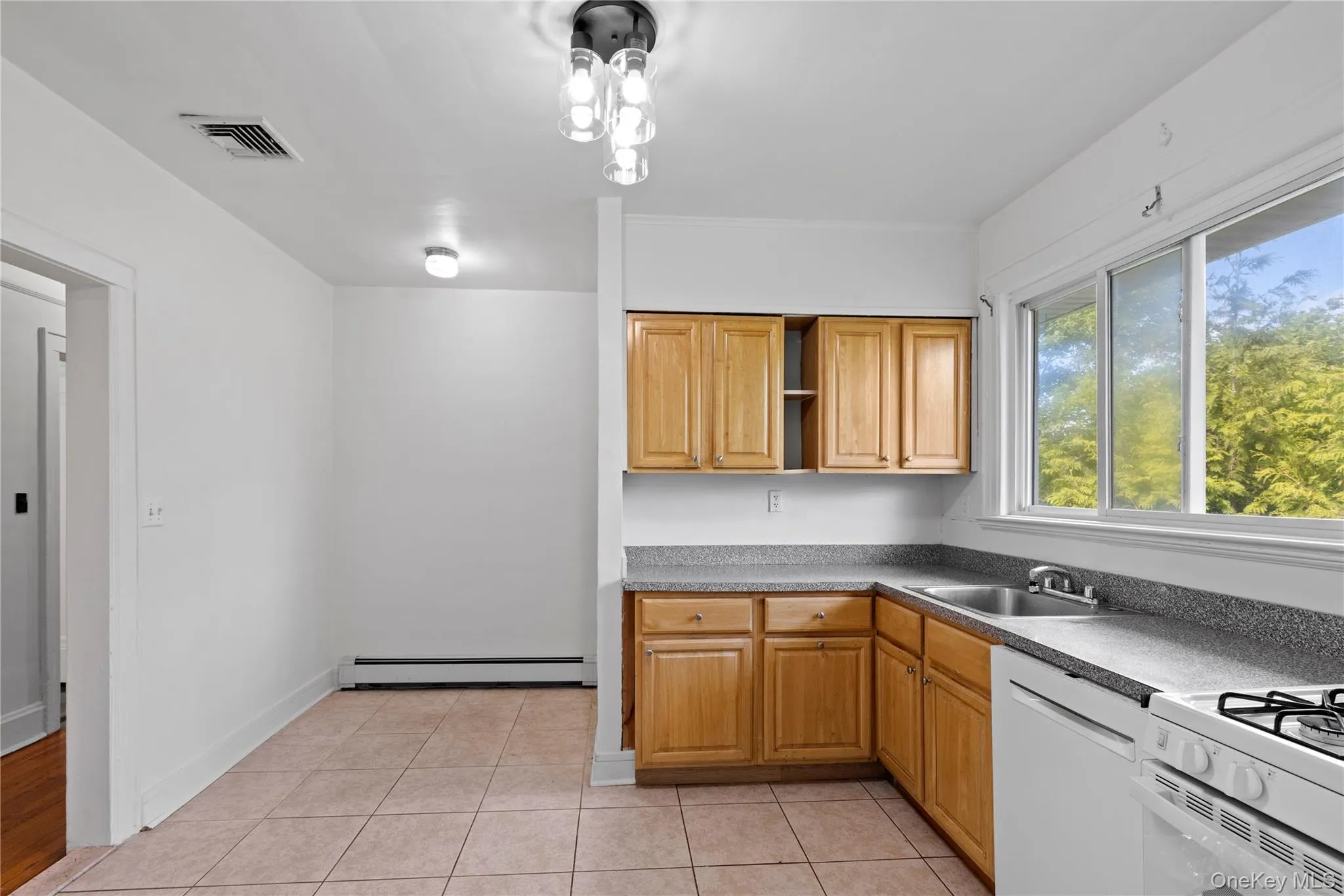 245 Walnut Street, Long Beach, NY, 3 Bedrooms Bedrooms, 6 Rooms Rooms,2 BathroomsBathrooms,Residential Lease,For Rent,Walnut,0,1015029 245 Walnut Street, Long Beach, NY, 3 Bedrooms Bedrooms, 6 Rooms Rooms,2 BathroomsBathrooms,Residential Lease,For Rent,Walnut,0,1015029