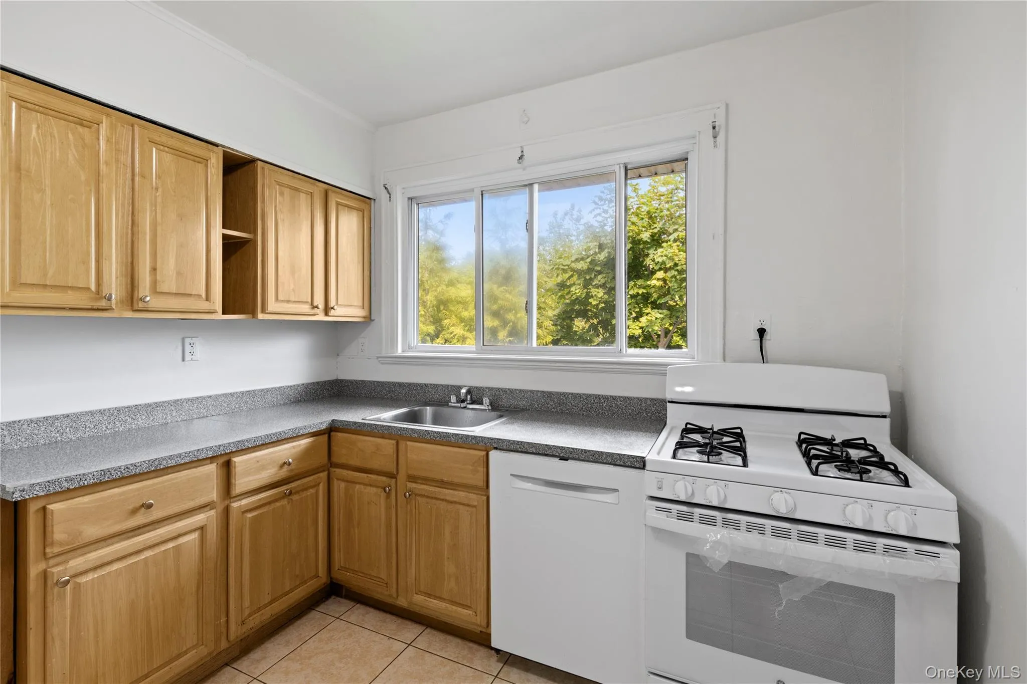 245 Walnut Street, Long Beach, NY, 3 Bedrooms Bedrooms, 6 Rooms Rooms,2 BathroomsBathrooms,Residential Lease,For Rent,Walnut,0,1015029 245 Walnut Street, Long Beach, NY, 3 Bedrooms Bedrooms, 6 Rooms Rooms,2 BathroomsBathrooms,Residential Lease,For Rent,Walnut,0,1015029