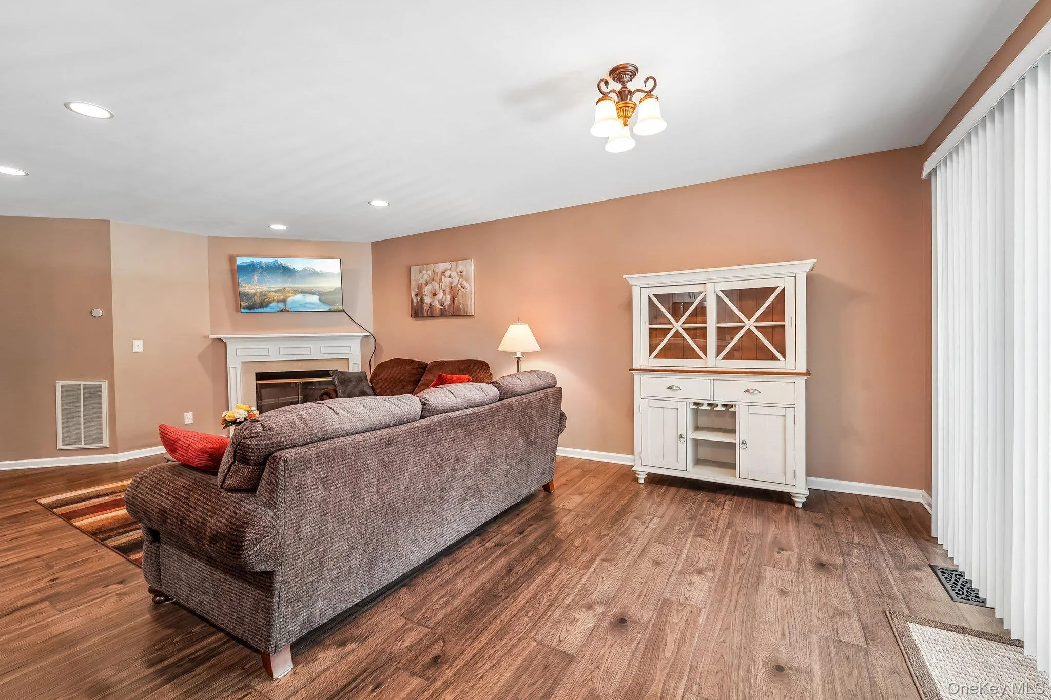 186 Sara Lane, Newburgh (town), NY, 3 Bedrooms Bedrooms, 7 Rooms Rooms,2 BathroomsBathrooms,Residential,For Rent,Sara,0,1015032 186 Sara Lane, Newburgh (town), NY, 3 Bedrooms Bedrooms, 7 Rooms Rooms,2 BathroomsBathrooms,Residential,For Rent,Sara,0,1015032