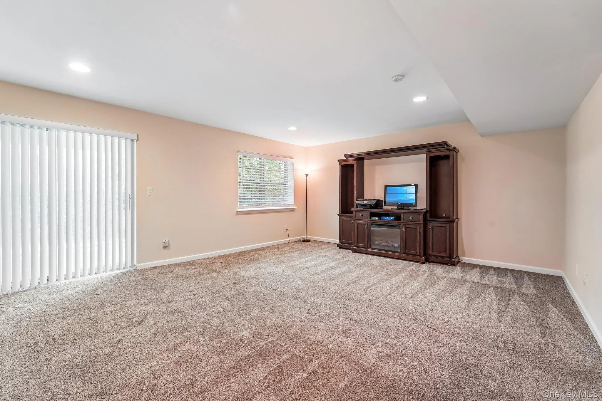 186 Sara Lane, Newburgh (town), NY, 3 Bedrooms Bedrooms, 7 Rooms Rooms,2 BathroomsBathrooms,Residential,For Rent,Sara,0,1015032 186 Sara Lane, Newburgh (town), NY, 3 Bedrooms Bedrooms, 7 Rooms Rooms,2 BathroomsBathrooms,Residential,For Rent,Sara,0,1015032