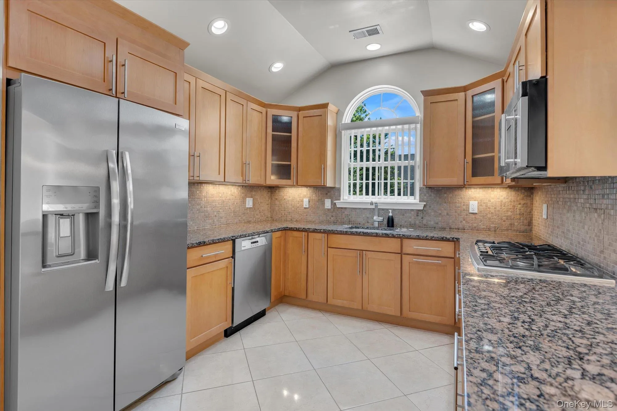 160 Christine Drive, Huntington, NY, 2 Bedrooms Bedrooms, 5 Rooms Rooms,2 BathroomsBathrooms,Residential,For Rent,Christine,0,1015034 160 Christine Drive, Huntington, NY, 2 Bedrooms Bedrooms, 5 Rooms Rooms,2 BathroomsBathrooms,Residential,For Rent,Christine,0,1015034