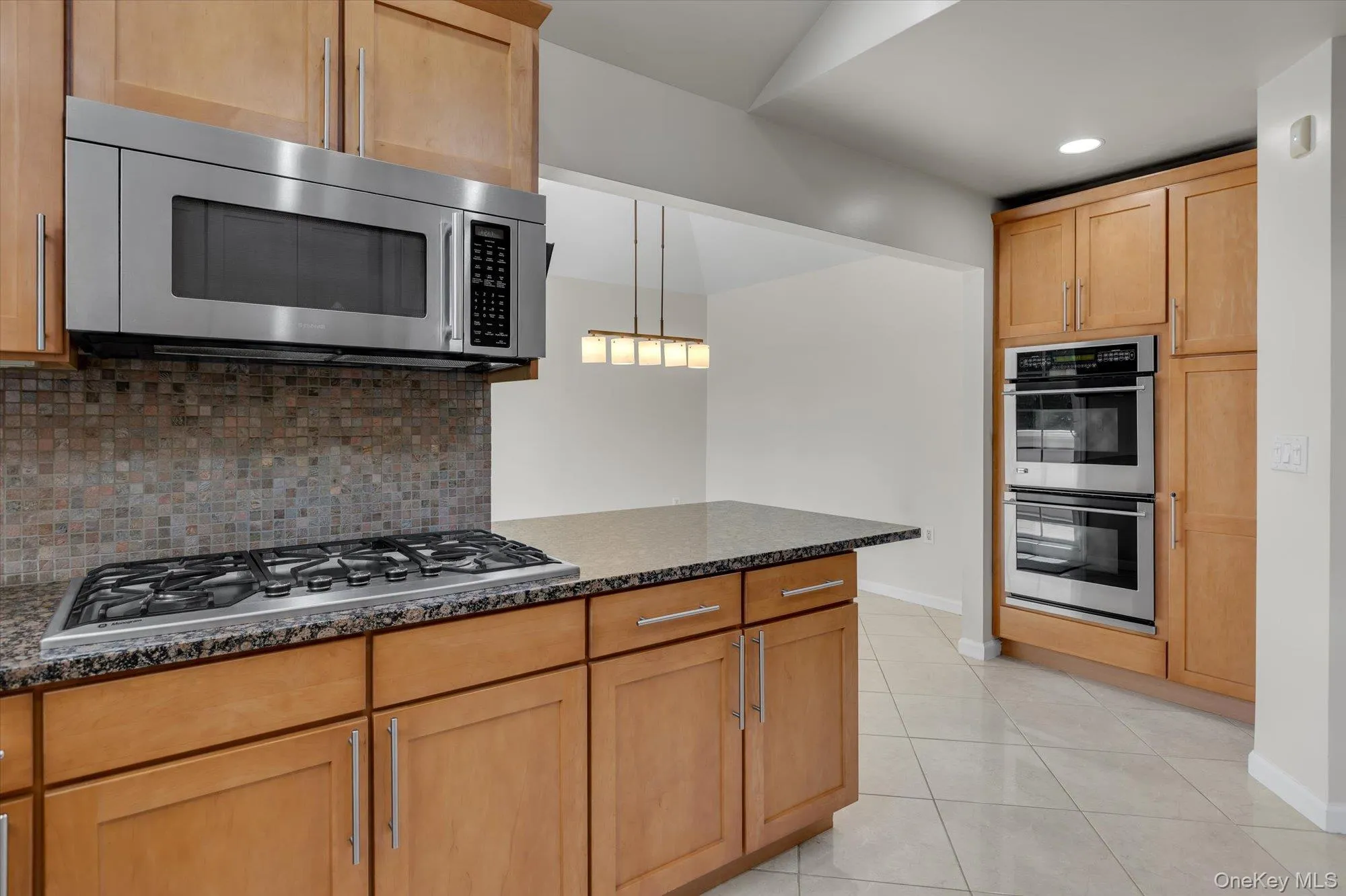 160 Christine Drive, Huntington, NY, 2 Bedrooms Bedrooms, 5 Rooms Rooms,2 BathroomsBathrooms,Residential,For Rent,Christine,0,1015034 160 Christine Drive, Huntington, NY, 2 Bedrooms Bedrooms, 5 Rooms Rooms,2 BathroomsBathrooms,Residential,For Rent,Christine,0,1015034
