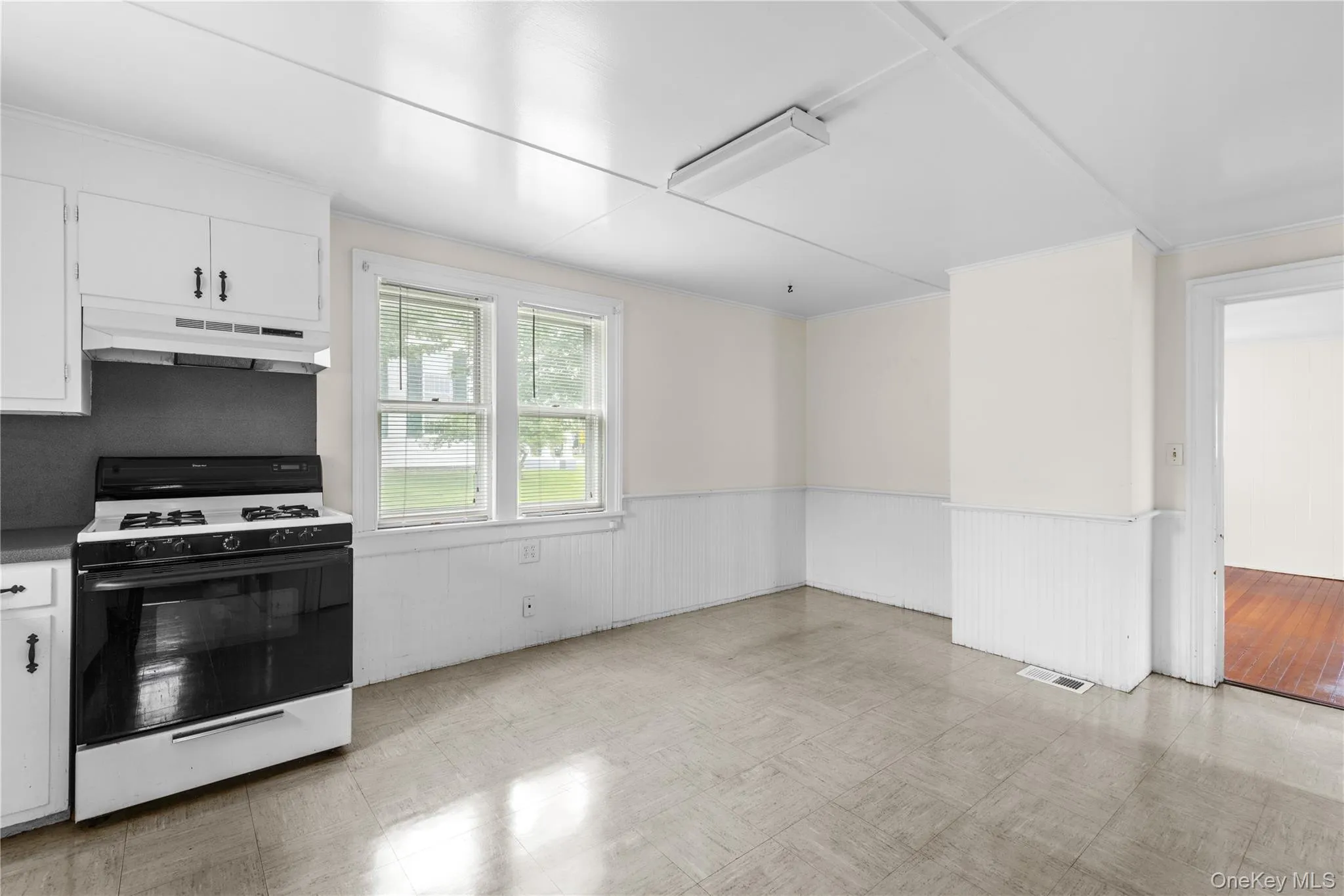1586 Main Road, Riverhead, NY, ,Commercial Lease,For Rent,Main,0,1015036 1586 Main Road, Riverhead, NY, ,Commercial Lease,For Rent,Main,0,1015036