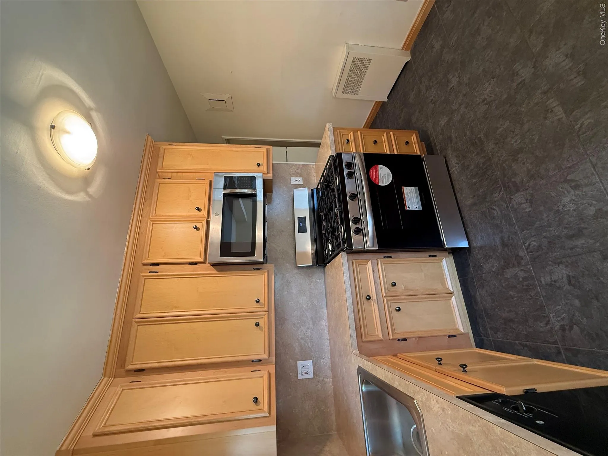 1201 Broadway, Hempstead, NY, 2 Bedrooms Bedrooms, 4 Rooms Rooms,2 BathroomsBathrooms,Residential,For Rent,Broadway,0,1015039 1201 Broadway, Hempstead, NY, 2 Bedrooms Bedrooms, 4 Rooms Rooms,2 BathroomsBathrooms,Residential,For Rent,Broadway,0,1015039