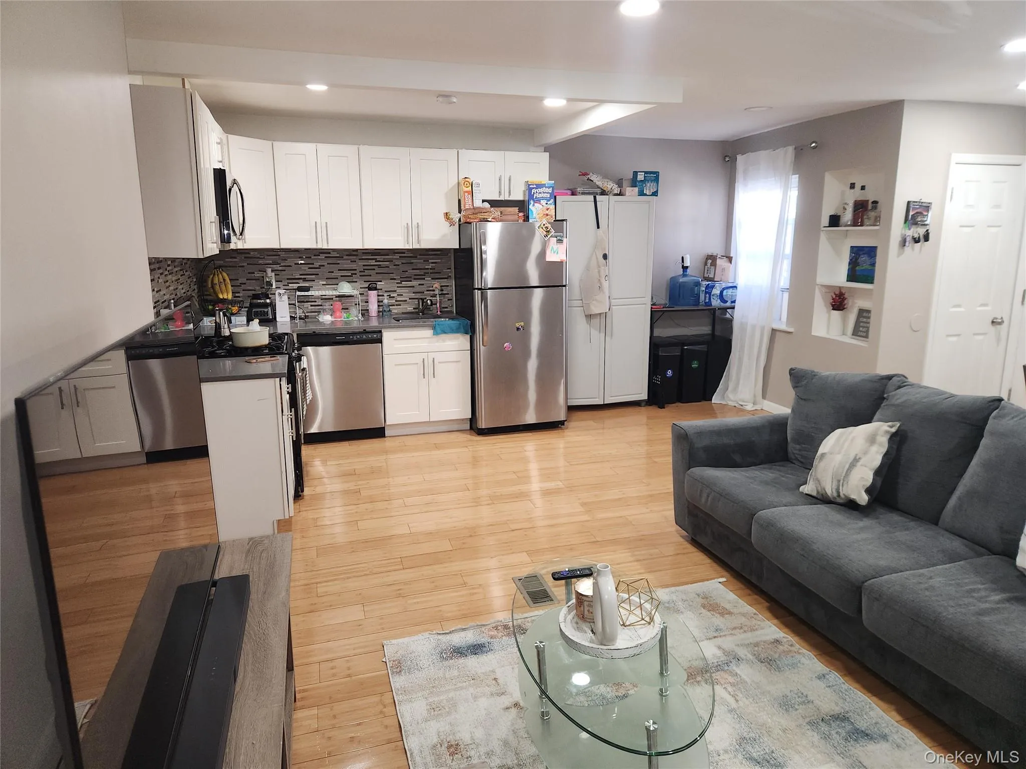3324 Gunther Avenue, New York, NY, 6 Bedrooms Bedrooms, 10 Rooms Rooms,2 BathroomsBathrooms,Residential,For Rent,Gunther,0,1015048 3324 Gunther Avenue, New York, NY, 6 Bedrooms Bedrooms, 10 Rooms Rooms,2 BathroomsBathrooms,Residential,For Rent,Gunther,0,1015048