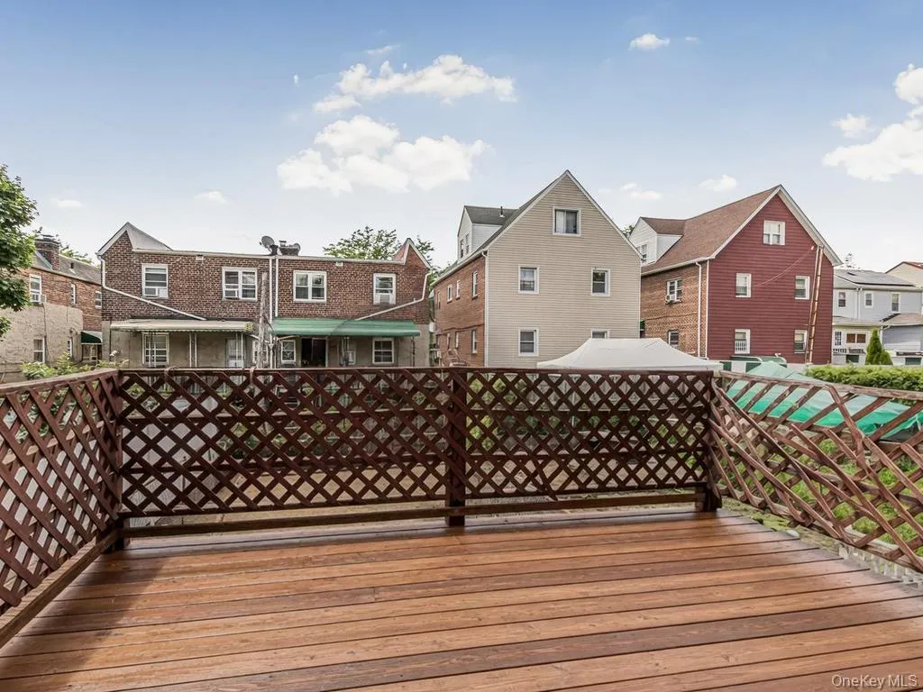 4133 Grace Avenue, New York, NY, 3 Bedrooms Bedrooms, 8 Rooms Rooms,1 BathroomBathrooms,Residential,For Rent,Grace,0,1015049 4133 Grace Avenue, New York, NY, 3 Bedrooms Bedrooms, 8 Rooms Rooms,1 BathroomBathrooms,Residential,For Rent,Grace,0,1015049