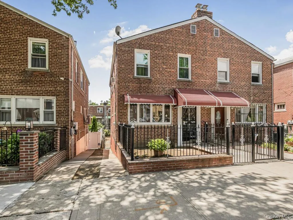4133 Grace Avenue, New York, NY, 3 Bedrooms Bedrooms, 8 Rooms Rooms,1 BathroomBathrooms,Residential,For Rent,Grace,0,1015049 4133 Grace Avenue, New York, NY, 3 Bedrooms Bedrooms, 8 Rooms Rooms,1 BathroomBathrooms,Residential,For Rent,Grace,0,1015049