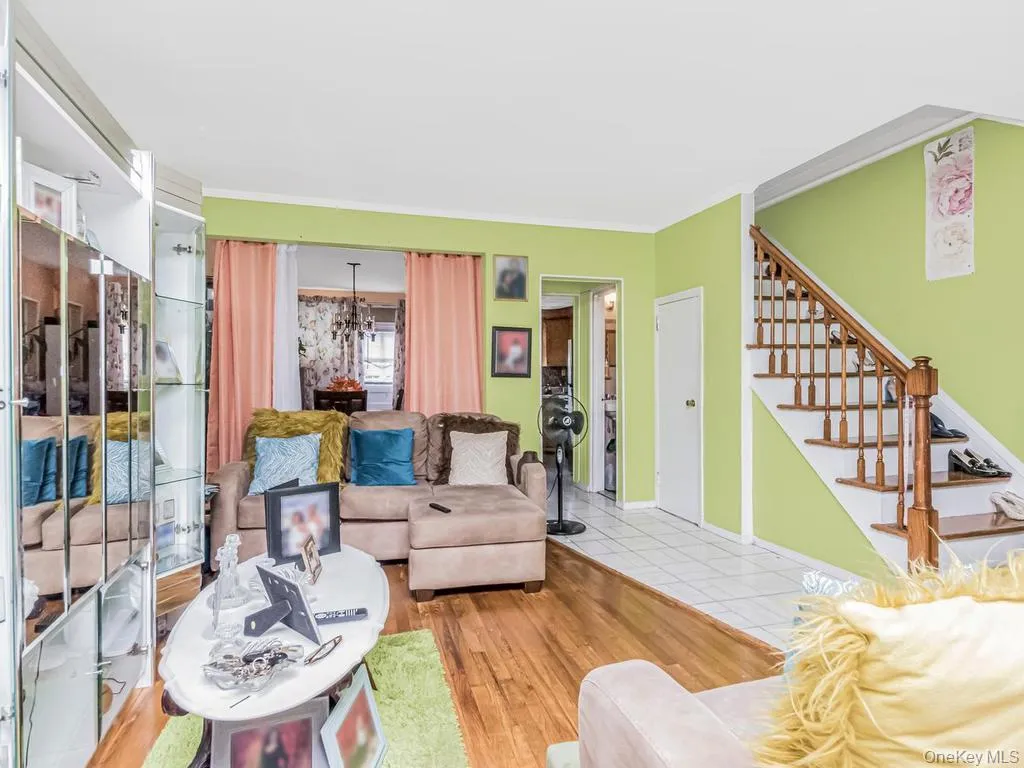 4133 Grace Avenue, New York, NY, 3 Bedrooms Bedrooms, 8 Rooms Rooms,1 BathroomBathrooms,Residential,For Rent,Grace,0,1015049 4133 Grace Avenue, New York, NY, 3 Bedrooms Bedrooms, 8 Rooms Rooms,1 BathroomBathrooms,Residential,For Rent,Grace,0,1015049