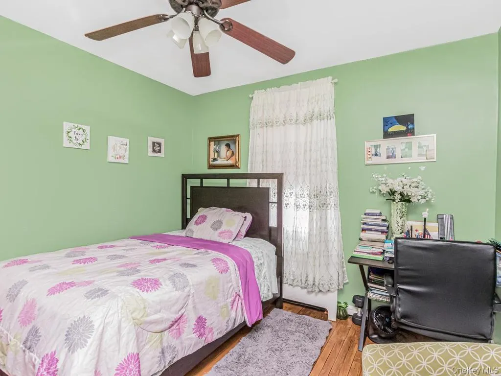 4133 Grace Avenue, New York, NY, 3 Bedrooms Bedrooms, 8 Rooms Rooms,1 BathroomBathrooms,Residential,For Rent,Grace,0,1015049 4133 Grace Avenue, New York, NY, 3 Bedrooms Bedrooms, 8 Rooms Rooms,1 BathroomBathrooms,Residential,For Rent,Grace,0,1015049