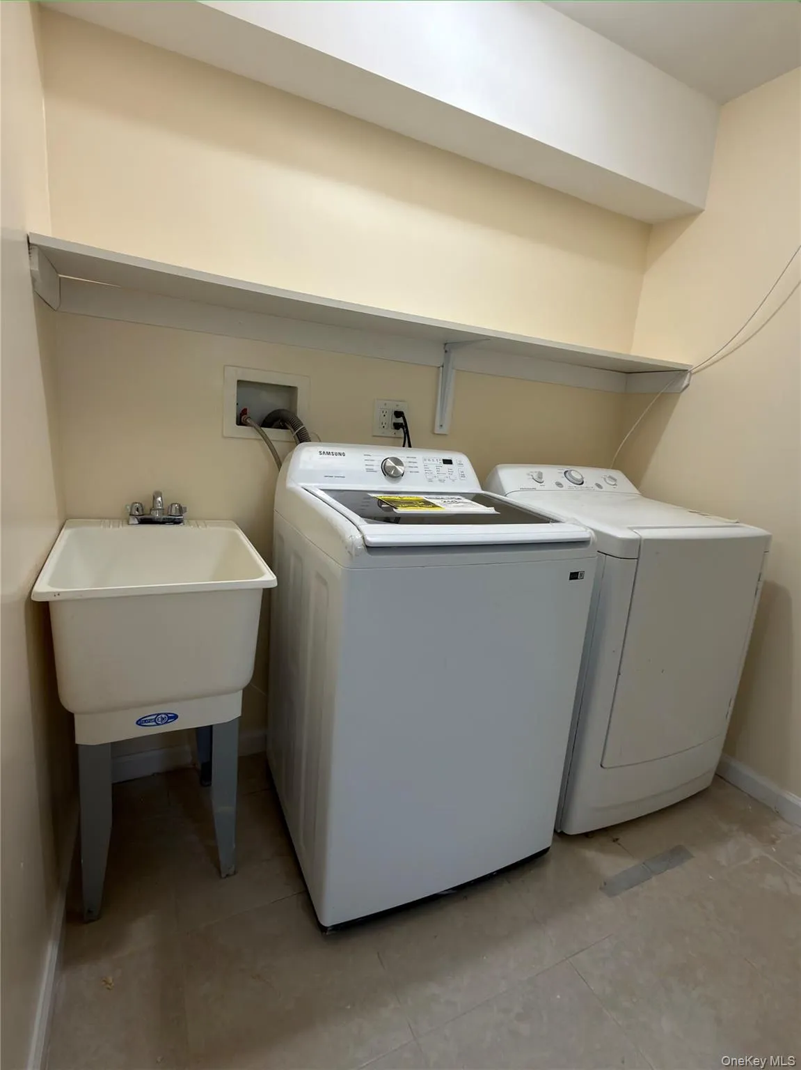 56-40 175 Place, New York, NY, 4 Bedrooms Bedrooms, 7 Rooms Rooms,2 BathroomsBathrooms,Residential Lease,For Rent,175,0,1015053 56-40 175 Place, New York, NY, 4 Bedrooms Bedrooms, 7 Rooms Rooms,2 BathroomsBathrooms,Residential Lease,For Rent,175,0,1015053