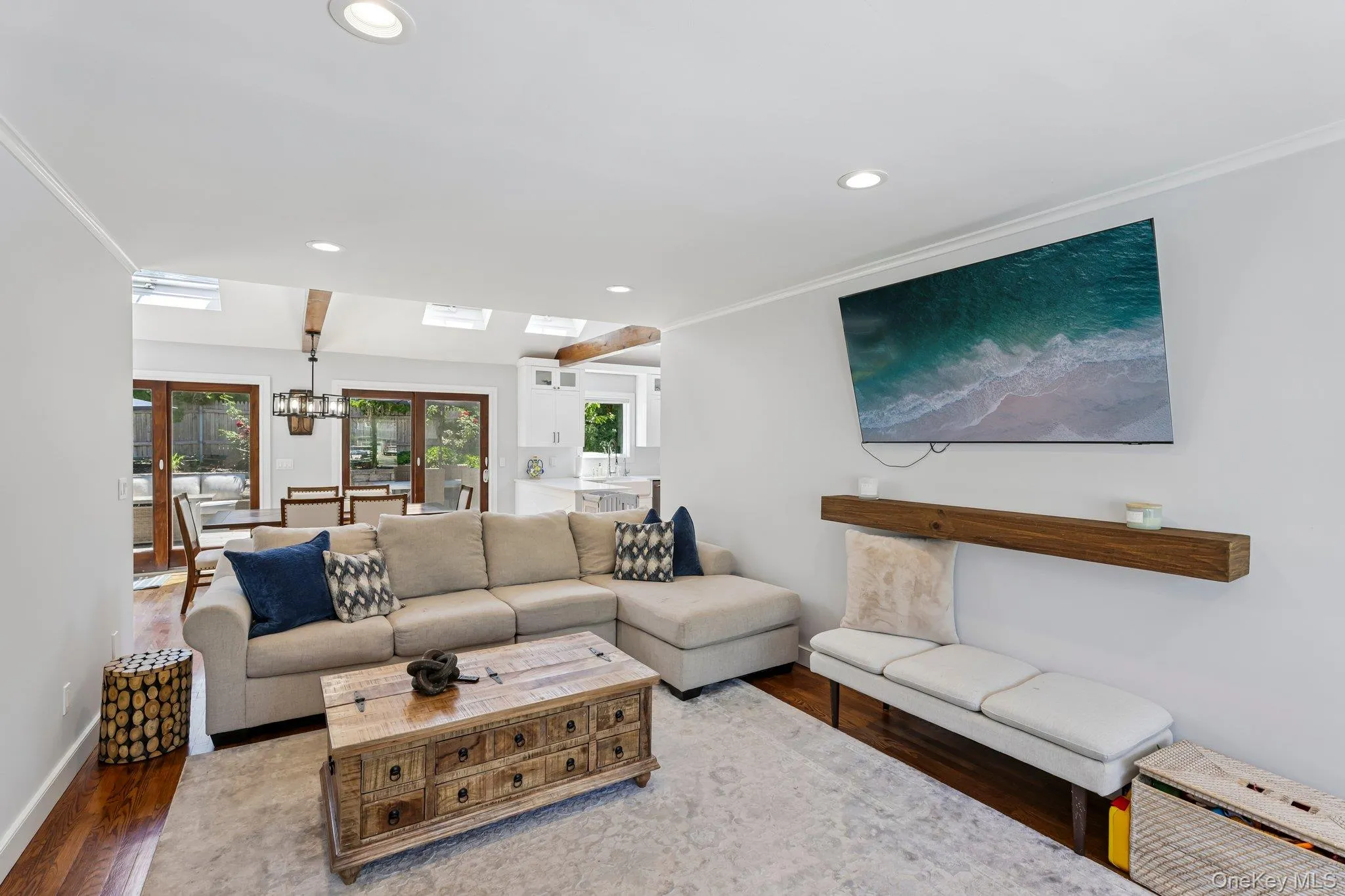 14 Griffin Lane, North Hempstead, NY, 4 Bedrooms Bedrooms, 8 Rooms Rooms,2 BathroomsBathrooms,Residential,For Rent,Griffin,0,1015054 14 Griffin Lane, North Hempstead, NY, 4 Bedrooms Bedrooms, 8 Rooms Rooms,2 BathroomsBathrooms,Residential,For Rent,Griffin,0,1015054