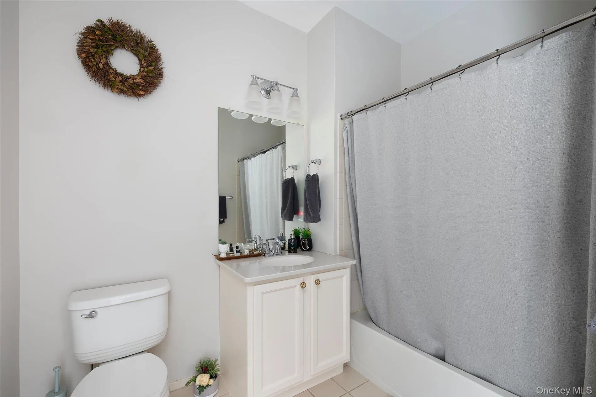 1525 Building Q Finch Lane, Islip, NY, 2 Bedrooms Bedrooms, 5 Rooms Rooms,2 BathroomsBathrooms,Residential,For Rent,Finch,0,1015062 1525 Building Q Finch Lane, Islip, NY, 2 Bedrooms Bedrooms, 5 Rooms Rooms,2 BathroomsBathrooms,Residential,For Rent,Finch,0,1015062