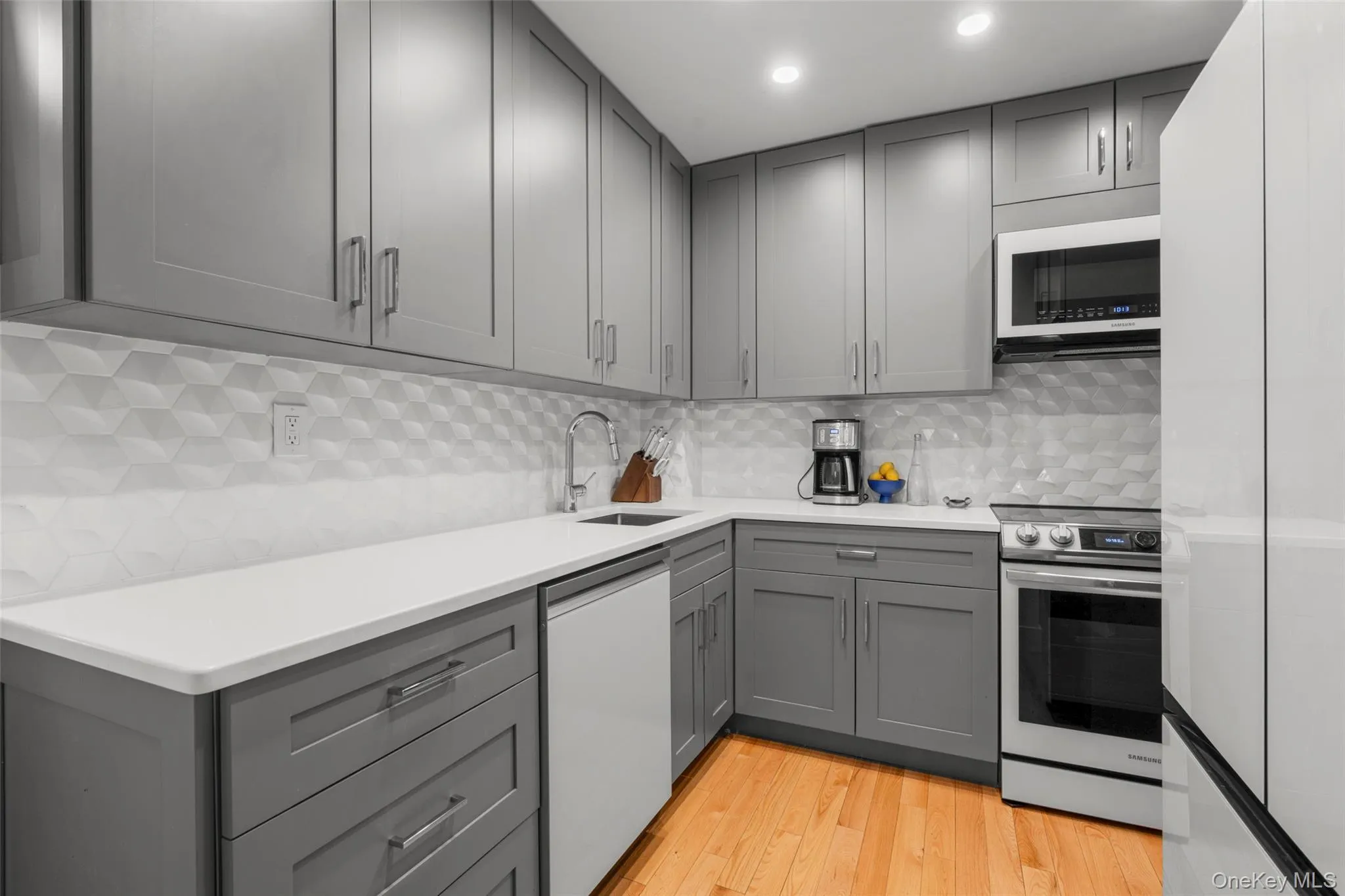 20 Old Mamaroneck Road, White Plains, NY, 1 Bedroom Bedrooms, 5 Rooms Rooms,1 BathroomBathrooms,Residential,For Rent,Old Mamaroneck,0,1015063 20 Old Mamaroneck Road, White Plains, NY, 1 Bedroom Bedrooms, 5 Rooms Rooms,1 BathroomBathrooms,Residential,For Rent,Old Mamaroneck,0,1015063