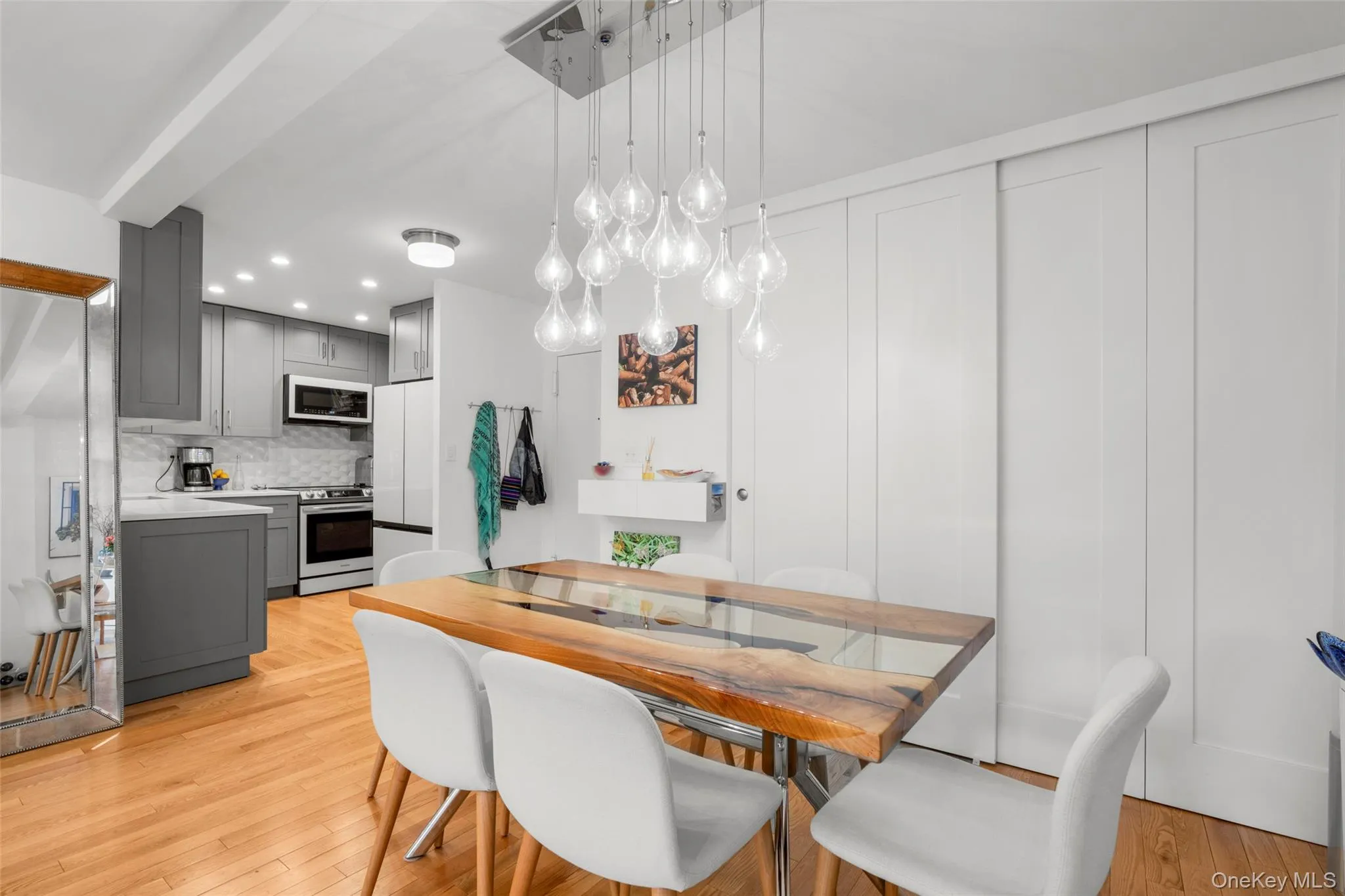 20 Old Mamaroneck Road, White Plains, NY, 1 Bedroom Bedrooms, 5 Rooms Rooms,1 BathroomBathrooms,Residential,For Rent,Old Mamaroneck,0,1015063 20 Old Mamaroneck Road, White Plains, NY, 1 Bedroom Bedrooms, 5 Rooms Rooms,1 BathroomBathrooms,Residential,For Rent,Old Mamaroneck,0,1015063