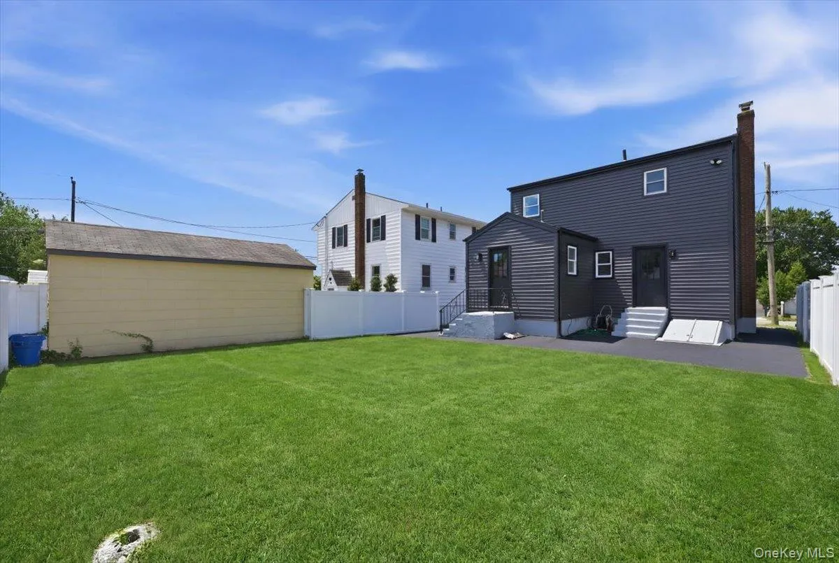 20 Wyona Avenue, Babylon, NY, 4 Bedrooms Bedrooms, 8 Rooms Rooms,2 BathroomsBathrooms,Residential,For Rent,Wyona,0,1015064 20 Wyona Avenue, Babylon, NY, 4 Bedrooms Bedrooms, 8 Rooms Rooms,2 BathroomsBathrooms,Residential,For Rent,Wyona,0,1015064