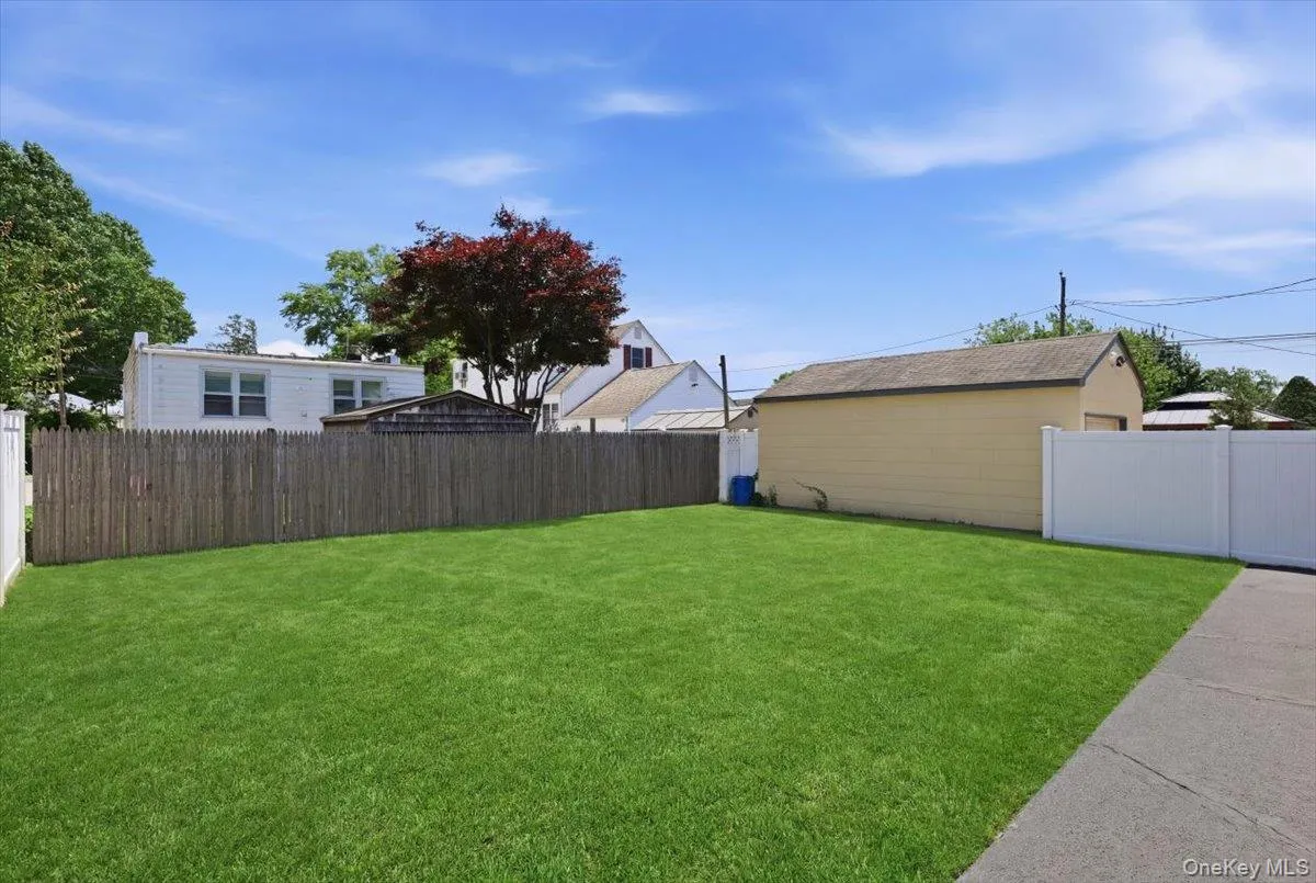 20 Wyona Avenue, Babylon, NY, 4 Bedrooms Bedrooms, 8 Rooms Rooms,2 BathroomsBathrooms,Residential,For Rent,Wyona,0,1015064 20 Wyona Avenue, Babylon, NY, 4 Bedrooms Bedrooms, 8 Rooms Rooms,2 BathroomsBathrooms,Residential,For Rent,Wyona,0,1015064