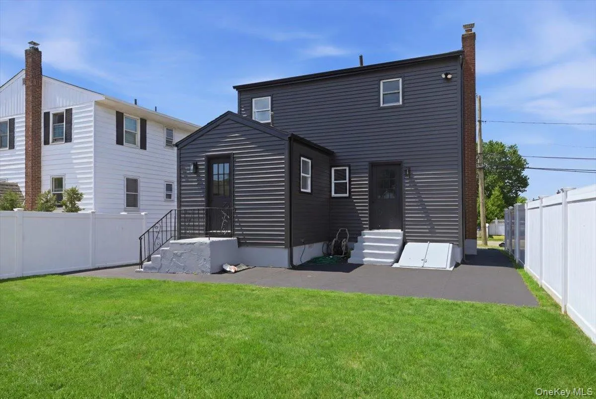 20 Wyona Avenue, Babylon, NY, 4 Bedrooms Bedrooms, 8 Rooms Rooms,2 BathroomsBathrooms,Residential,For Rent,Wyona,0,1015064 20 Wyona Avenue, Babylon, NY, 4 Bedrooms Bedrooms, 8 Rooms Rooms,2 BathroomsBathrooms,Residential,For Rent,Wyona,0,1015064