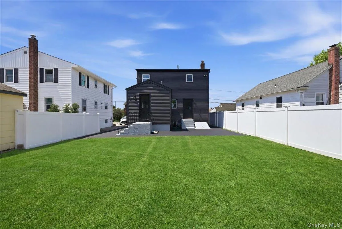 20 Wyona Avenue, Babylon, NY, 4 Bedrooms Bedrooms, 8 Rooms Rooms,2 BathroomsBathrooms,Residential,For Rent,Wyona,0,1015064 20 Wyona Avenue, Babylon, NY, 4 Bedrooms Bedrooms, 8 Rooms Rooms,2 BathroomsBathrooms,Residential,For Rent,Wyona,0,1015064