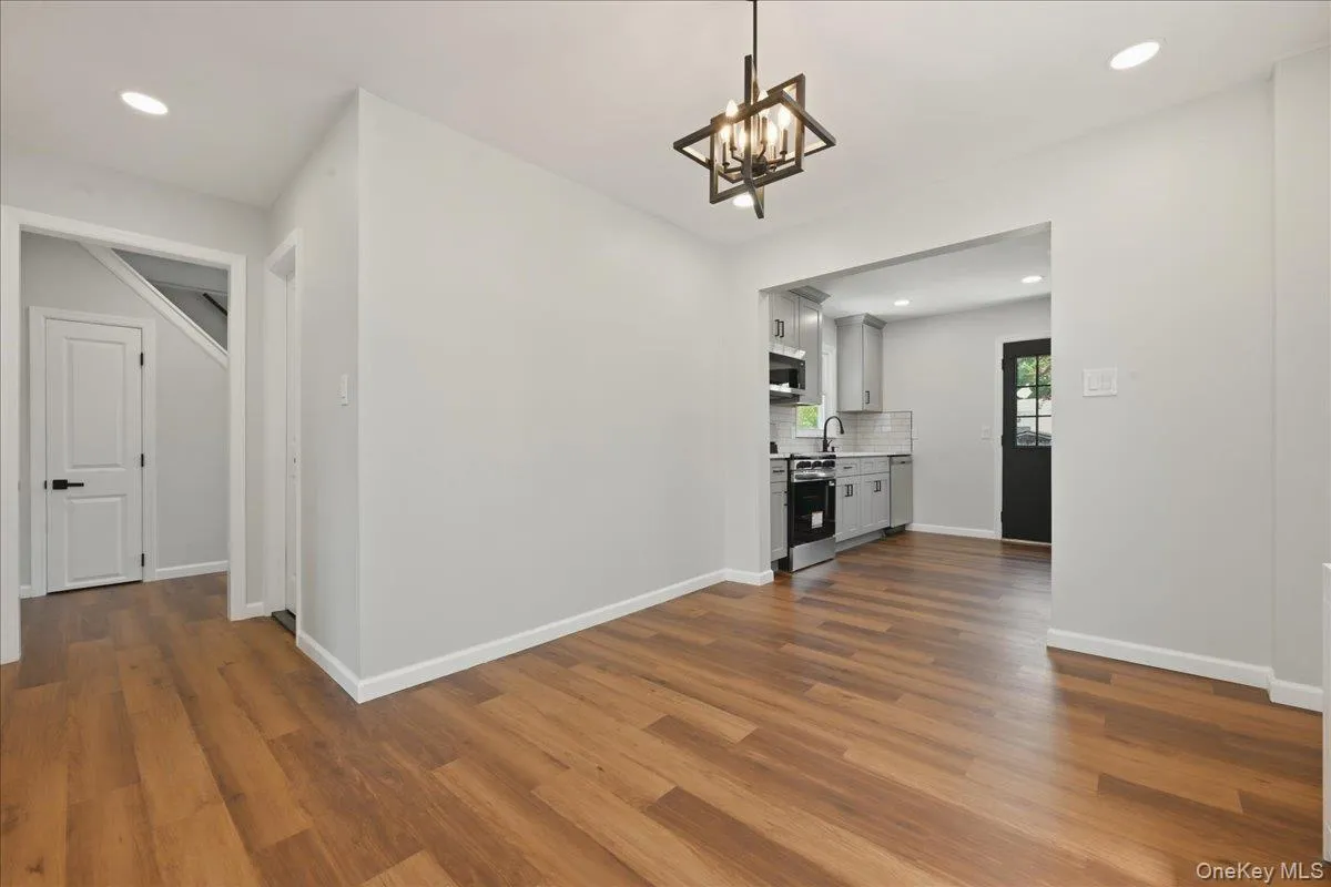 20 Wyona Avenue, Babylon, NY, 4 Bedrooms Bedrooms, 8 Rooms Rooms,2 BathroomsBathrooms,Residential,For Rent,Wyona,0,1015064 20 Wyona Avenue, Babylon, NY, 4 Bedrooms Bedrooms, 8 Rooms Rooms,2 BathroomsBathrooms,Residential,For Rent,Wyona,0,1015064