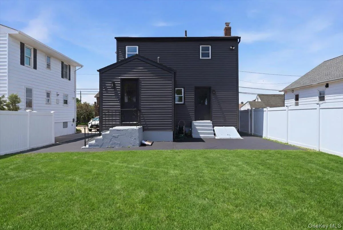 20 Wyona Avenue, Babylon, NY, 4 Bedrooms Bedrooms, 8 Rooms Rooms,2 BathroomsBathrooms,Residential,For Rent,Wyona,0,1015064 20 Wyona Avenue, Babylon, NY, 4 Bedrooms Bedrooms, 8 Rooms Rooms,2 BathroomsBathrooms,Residential,For Rent,Wyona,0,1015064