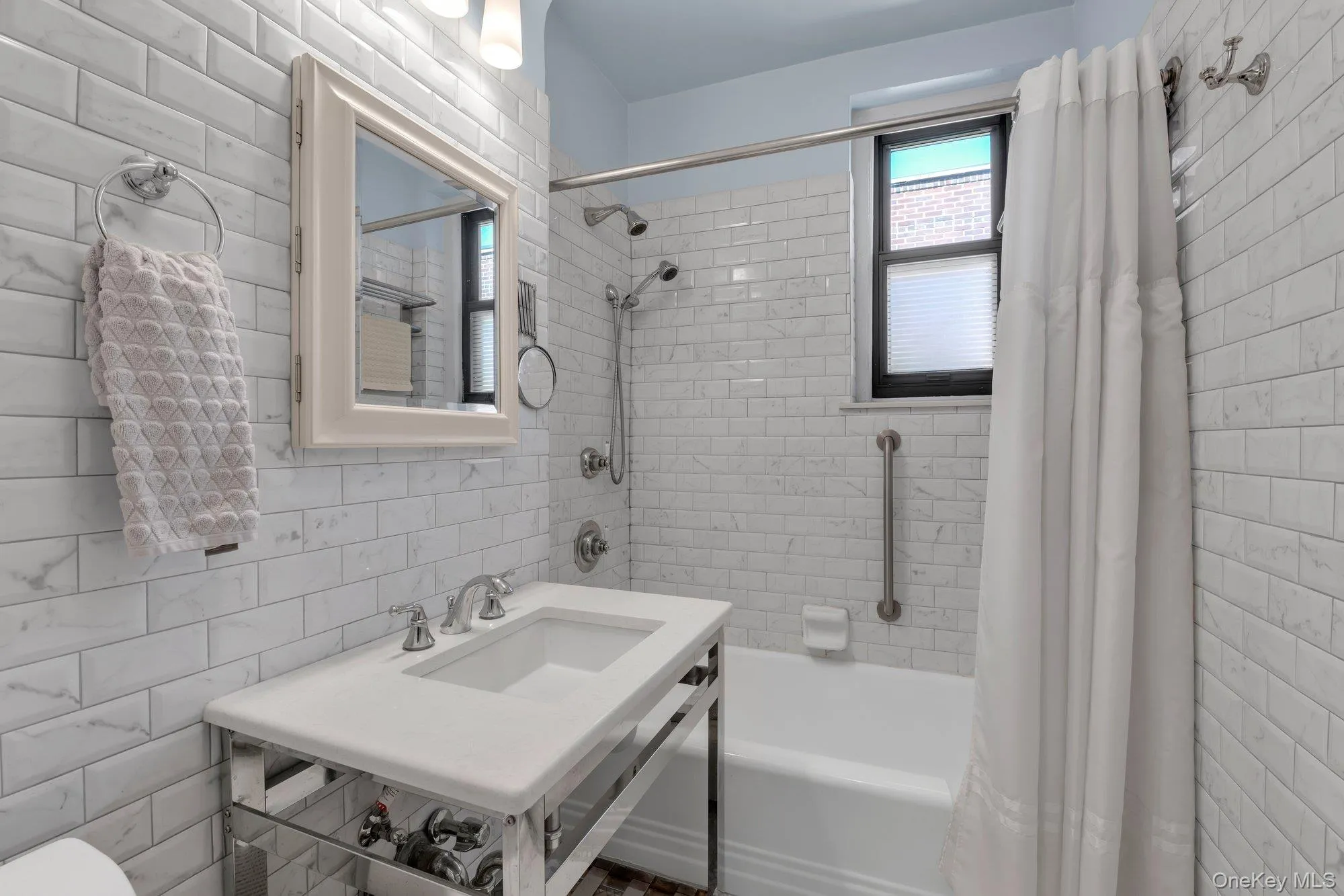 84-51 Beverly Road, New York, NY, 1 Bedroom Bedrooms, 4 Rooms Rooms,1 BathroomBathrooms,Residential,For Rent,Beverly,0,KEY1015068 84-51 Beverly Road, New York, NY, 1 Bedroom Bedrooms, 4 Rooms Rooms,1 BathroomBathrooms,Residential,For Rent,Beverly,0,KEY1015068