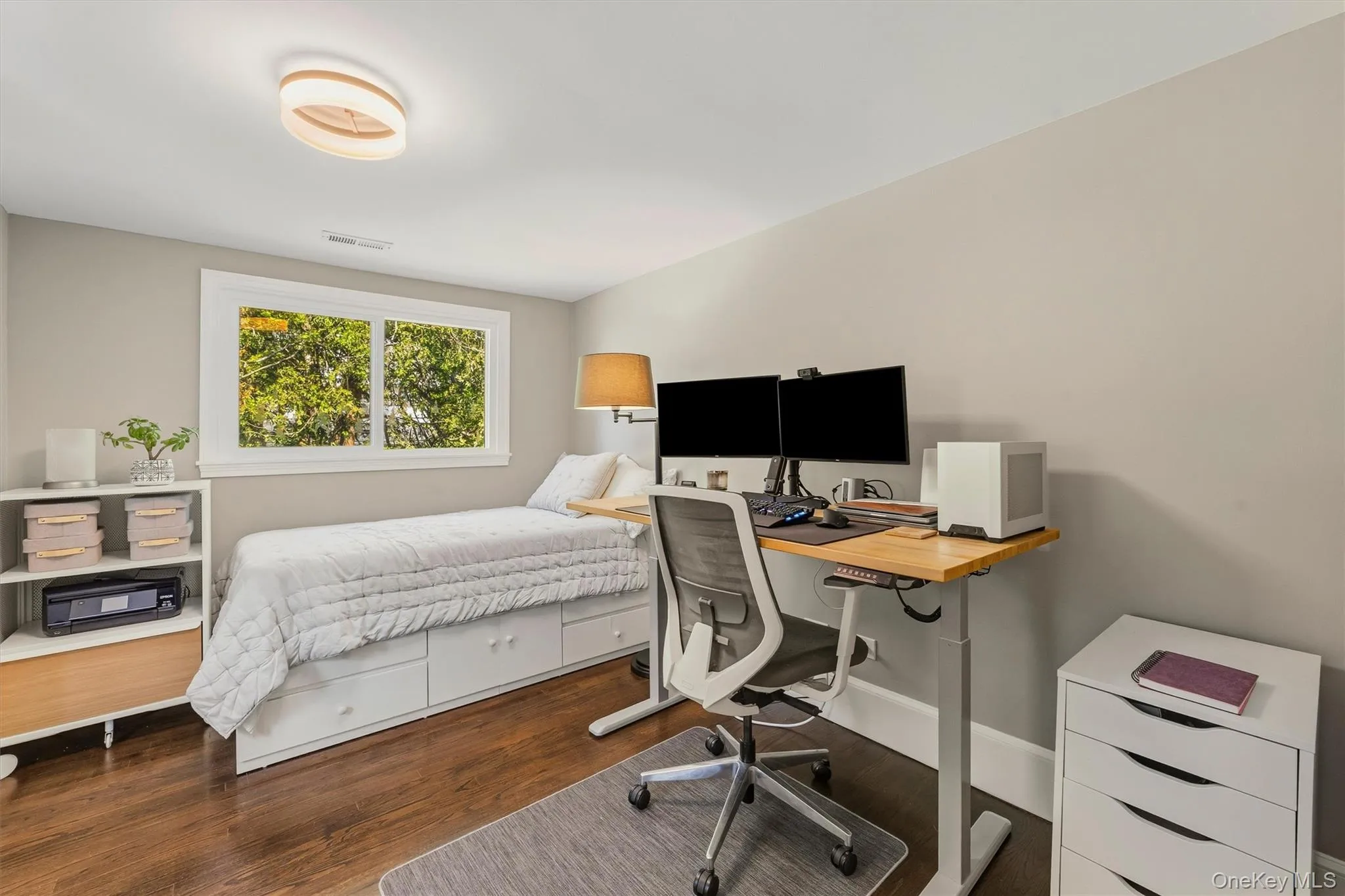 Third bedroom doubling as an office space Third bedroom doubling as an office space