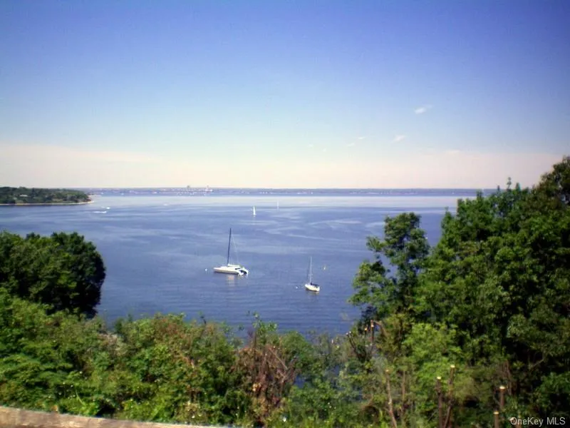 42 Central Avenue, Oyster Bay, NY, 1 Bedroom Bedrooms, 3 Rooms Rooms,1 BathroomBathrooms,Residential Lease,For Rent,Central,0,1015071 42 Central Avenue, Oyster Bay, NY, 1 Bedroom Bedrooms, 3 Rooms Rooms,1 BathroomBathrooms,Residential Lease,For Rent,Central,0,1015071