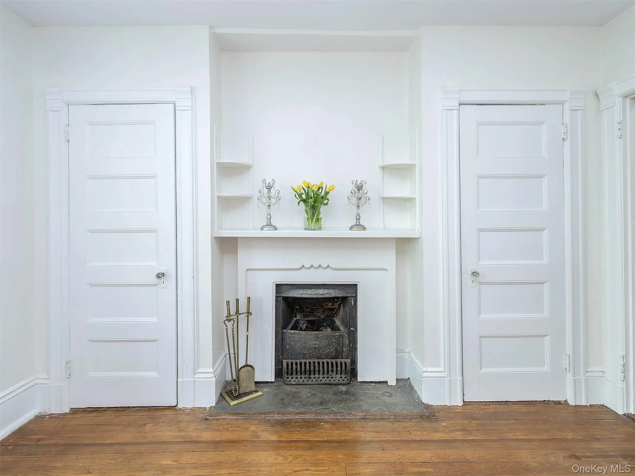 42 Central Avenue, Oyster Bay, NY, 1 Bedroom Bedrooms, 3 Rooms Rooms,1 BathroomBathrooms,Residential Lease,For Rent,Central,0,1015071 42 Central Avenue, Oyster Bay, NY, 1 Bedroom Bedrooms, 3 Rooms Rooms,1 BathroomBathrooms,Residential Lease,For Rent,Central,0,1015071