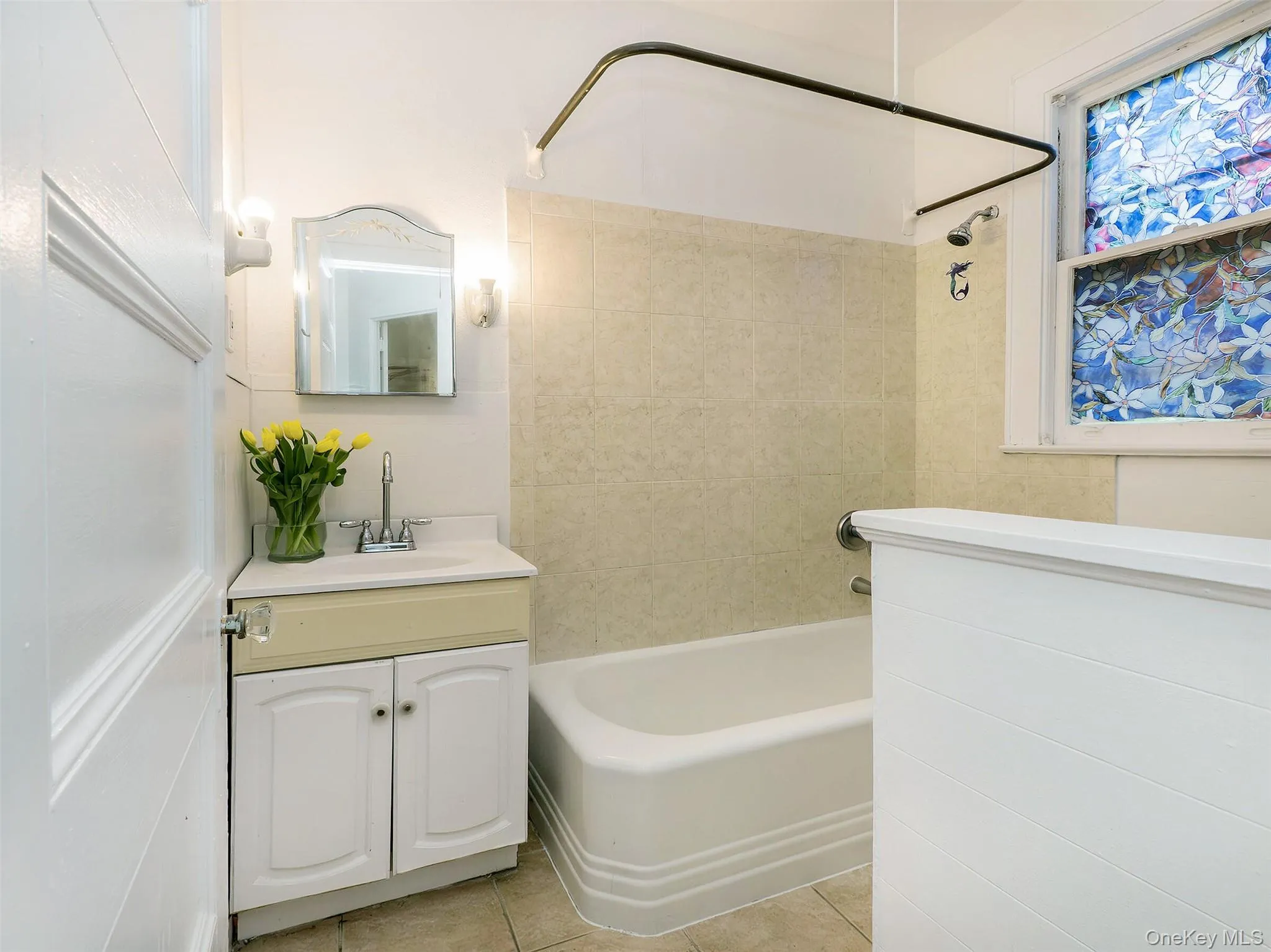 42 Central Avenue, Oyster Bay, NY, 1 Bedroom Bedrooms, 3 Rooms Rooms,1 BathroomBathrooms,Residential Lease,For Rent,Central,0,1015071 42 Central Avenue, Oyster Bay, NY, 1 Bedroom Bedrooms, 3 Rooms Rooms,1 BathroomBathrooms,Residential Lease,For Rent,Central,0,1015071