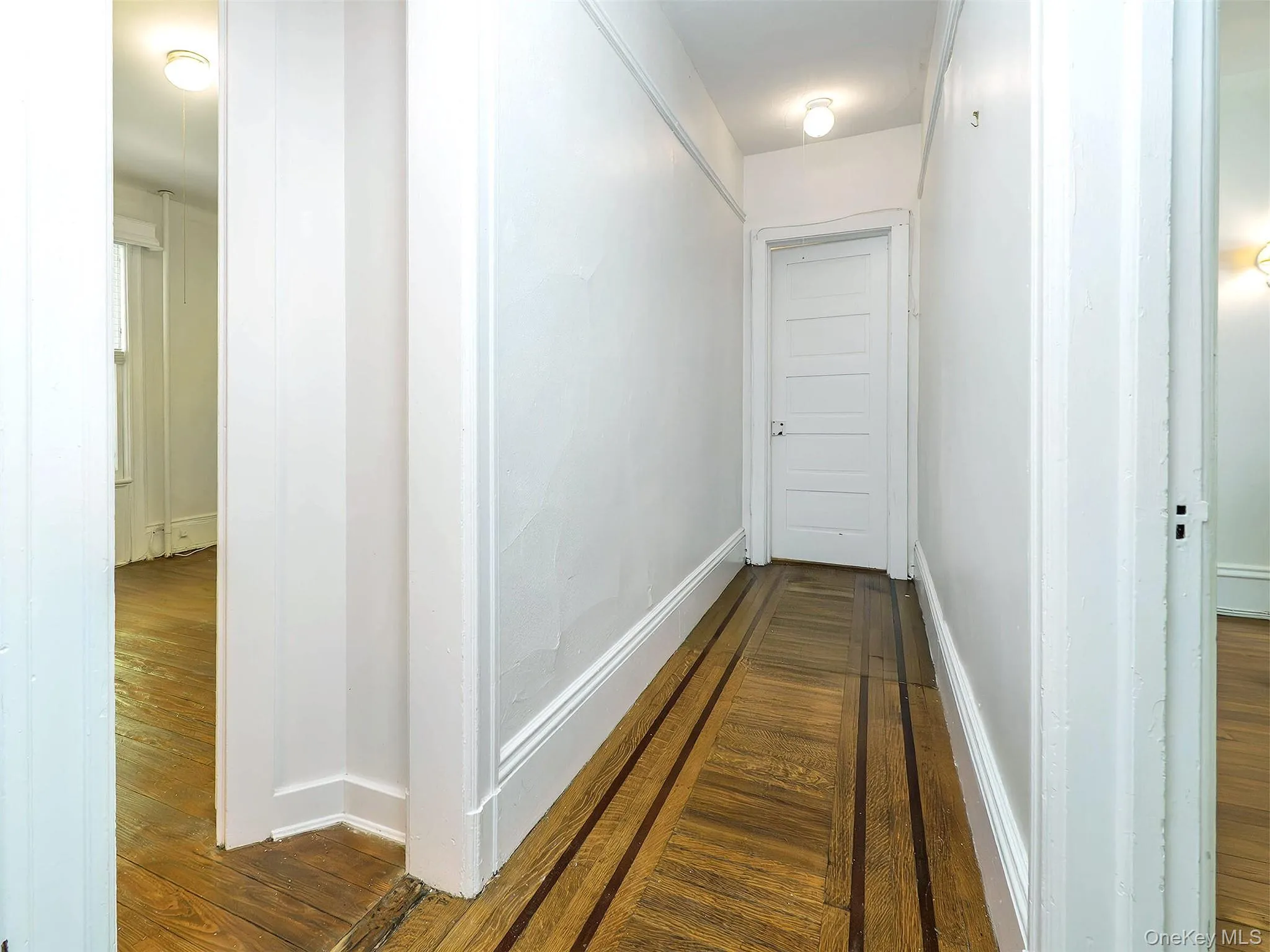 42 Central Avenue, Oyster Bay, NY, 1 Bedroom Bedrooms, 3 Rooms Rooms,1 BathroomBathrooms,Residential Lease,For Rent,Central,0,1015071 42 Central Avenue, Oyster Bay, NY, 1 Bedroom Bedrooms, 3 Rooms Rooms,1 BathroomBathrooms,Residential Lease,For Rent,Central,0,1015071