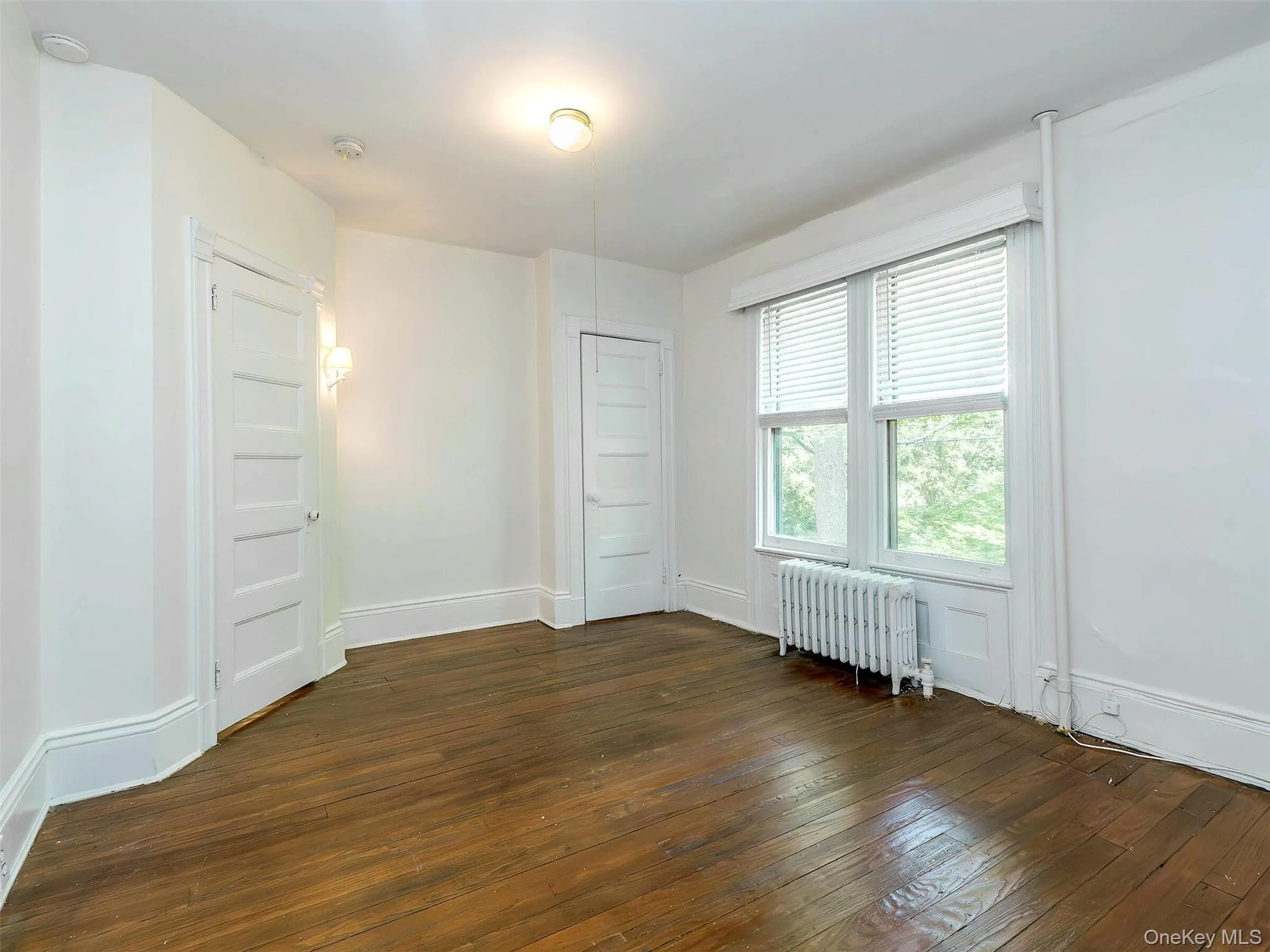 42 Central Avenue, Oyster Bay, NY, 1 Bedroom Bedrooms, 3 Rooms Rooms,1 BathroomBathrooms,Residential Lease,For Rent,Central,0,1015071 42 Central Avenue, Oyster Bay, NY, 1 Bedroom Bedrooms, 3 Rooms Rooms,1 BathroomBathrooms,Residential Lease,For Rent,Central,0,1015071