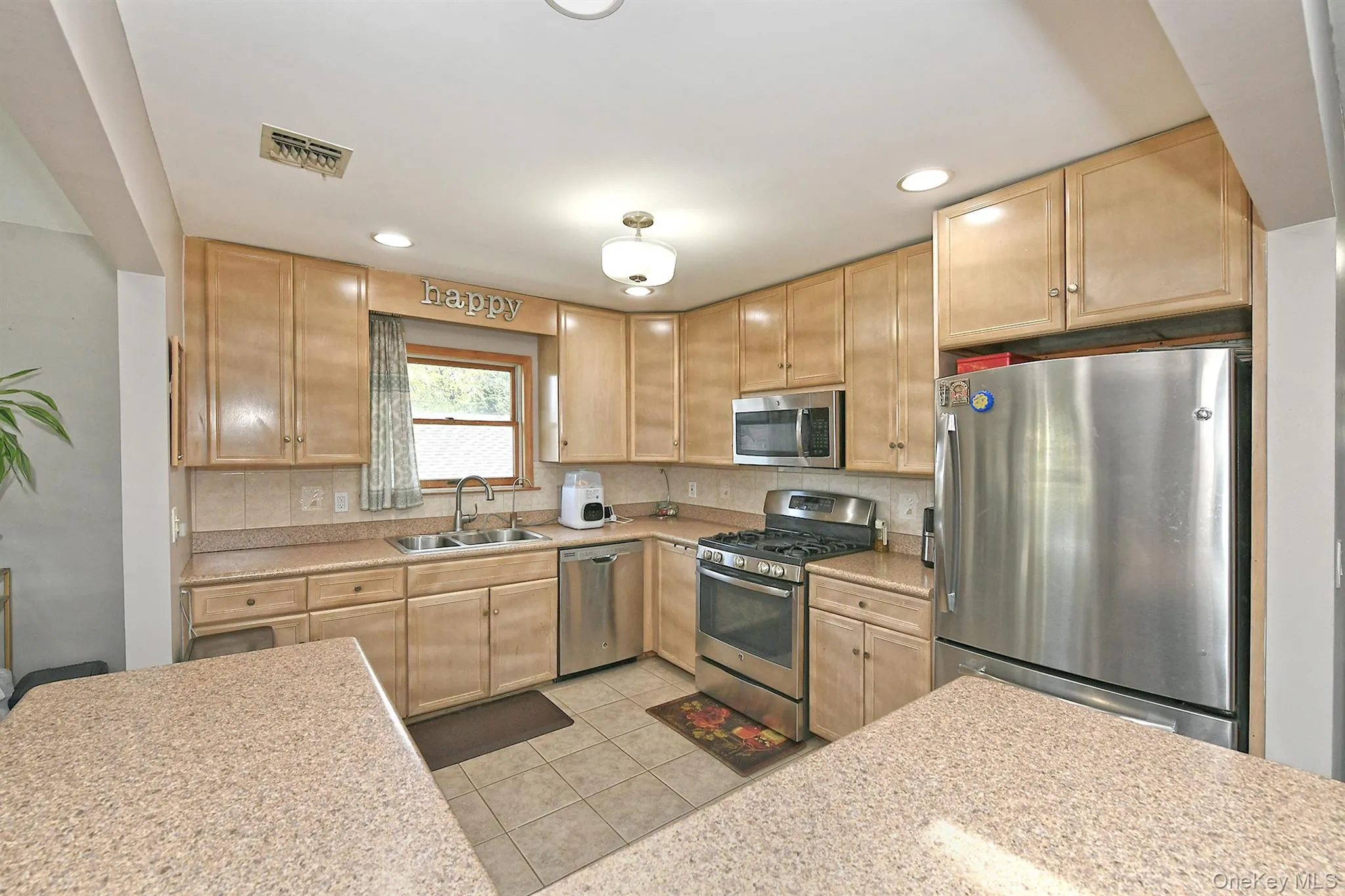 76 12th Street, Huntington, NY, 3 Bedrooms Bedrooms, 5 Rooms Rooms,2 BathroomsBathrooms,Residential Lease,For Rent,12th,0,1015072 76 12th Street, Huntington, NY, 3 Bedrooms Bedrooms, 5 Rooms Rooms,2 BathroomsBathrooms,Residential Lease,For Rent,12th,0,1015072