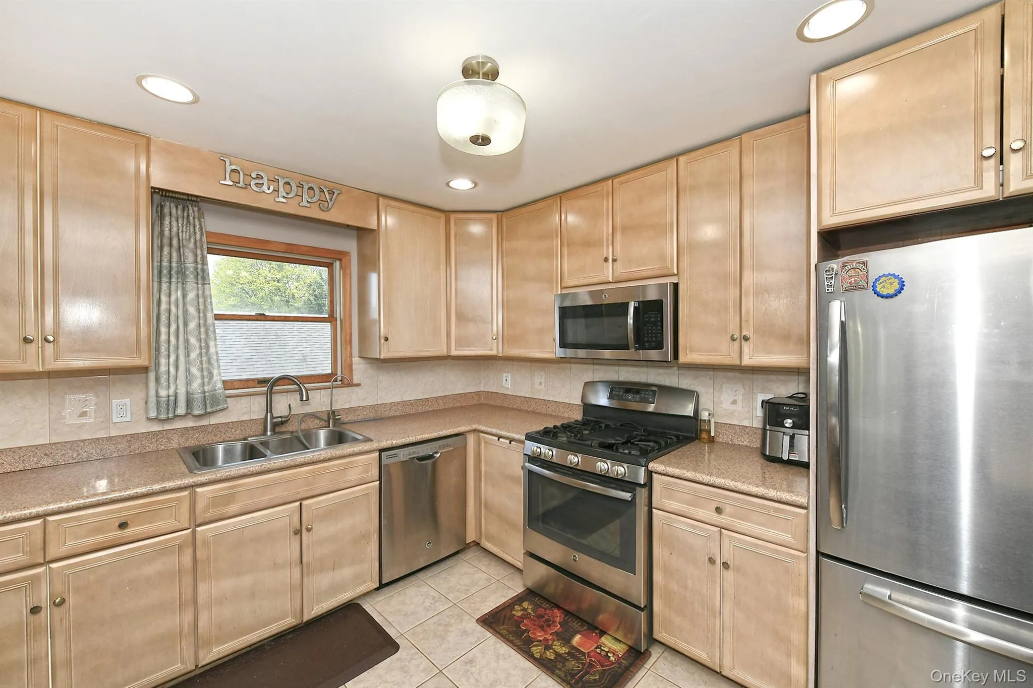 76 12th Street, Huntington, NY, 3 Bedrooms Bedrooms, 5 Rooms Rooms,2 BathroomsBathrooms,Residential Lease,For Rent,12th,0,1015072 76 12th Street, Huntington, NY, 3 Bedrooms Bedrooms, 5 Rooms Rooms,2 BathroomsBathrooms,Residential Lease,For Rent,12th,0,1015072