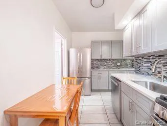 99-31 64th Avenue, New York, NY, 2 Bedrooms Bedrooms, 5 Rooms Rooms,1 BathroomBathrooms,Residential,For Rent,64th,0,1015073 99-31 64th Avenue, New York, NY, 2 Bedrooms Bedrooms, 5 Rooms Rooms,1 BathroomBathrooms,Residential,For Rent,64th,0,1015073