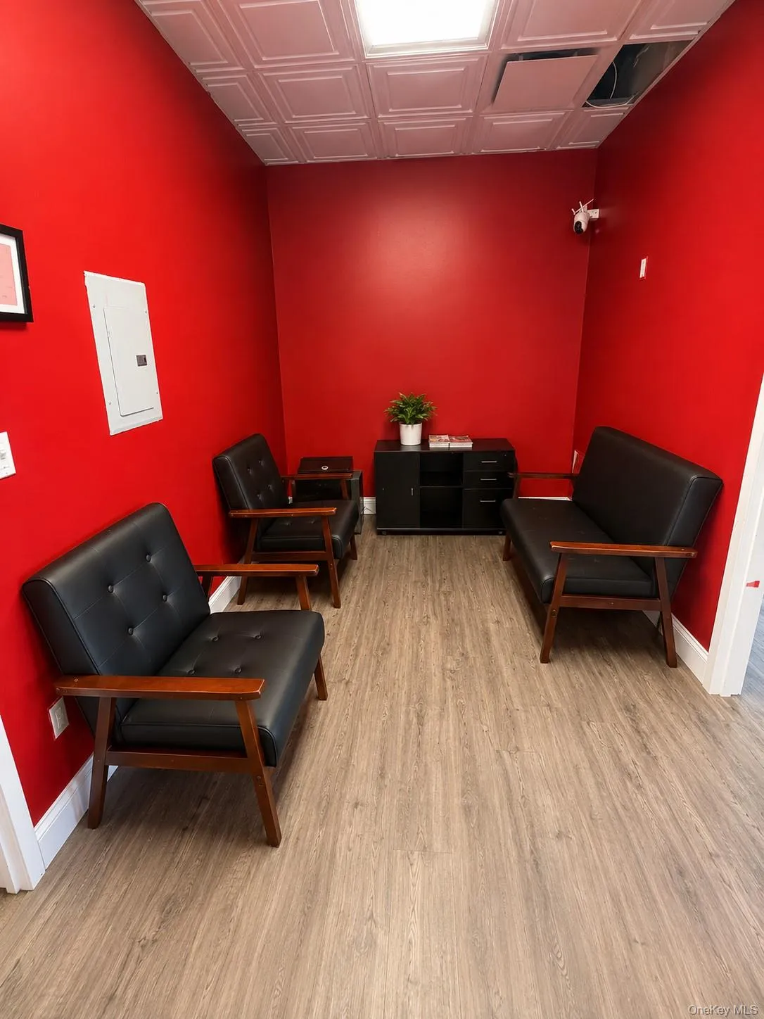 Waiting Area Waiting Area