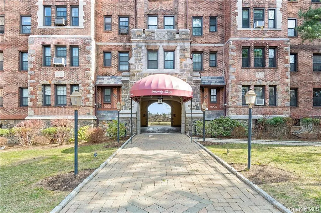 23 Old Mamaroneck Road, White Plains, NY, 2 Bedrooms Bedrooms, 4 Rooms Rooms,1 BathroomBathrooms,Residential,For Rent,Old Mamaroneck,0,1015080 23 Old Mamaroneck Road, White Plains, NY, 2 Bedrooms Bedrooms, 4 Rooms Rooms,1 BathroomBathrooms,Residential,For Rent,Old Mamaroneck,0,1015080