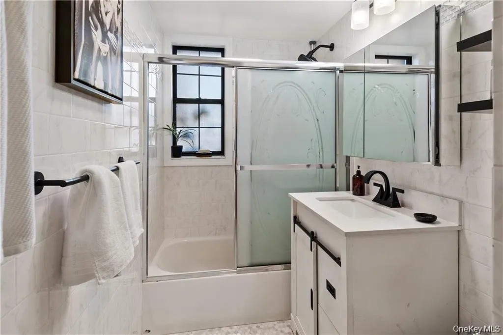23 Old Mamaroneck Road, White Plains, NY, 2 Bedrooms Bedrooms, 4 Rooms Rooms,1 BathroomBathrooms,Residential,For Rent,Old Mamaroneck,0,1015080 23 Old Mamaroneck Road, White Plains, NY, 2 Bedrooms Bedrooms, 4 Rooms Rooms,1 BathroomBathrooms,Residential,For Rent,Old Mamaroneck,0,1015080