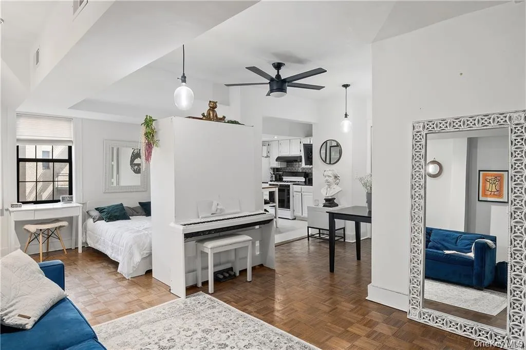 23 Old Mamaroneck Road, White Plains, NY, 2 Bedrooms Bedrooms, 4 Rooms Rooms,1 BathroomBathrooms,Residential,For Rent,Old Mamaroneck,0,1015080 23 Old Mamaroneck Road, White Plains, NY, 2 Bedrooms Bedrooms, 4 Rooms Rooms,1 BathroomBathrooms,Residential,For Rent,Old Mamaroneck,0,1015080
