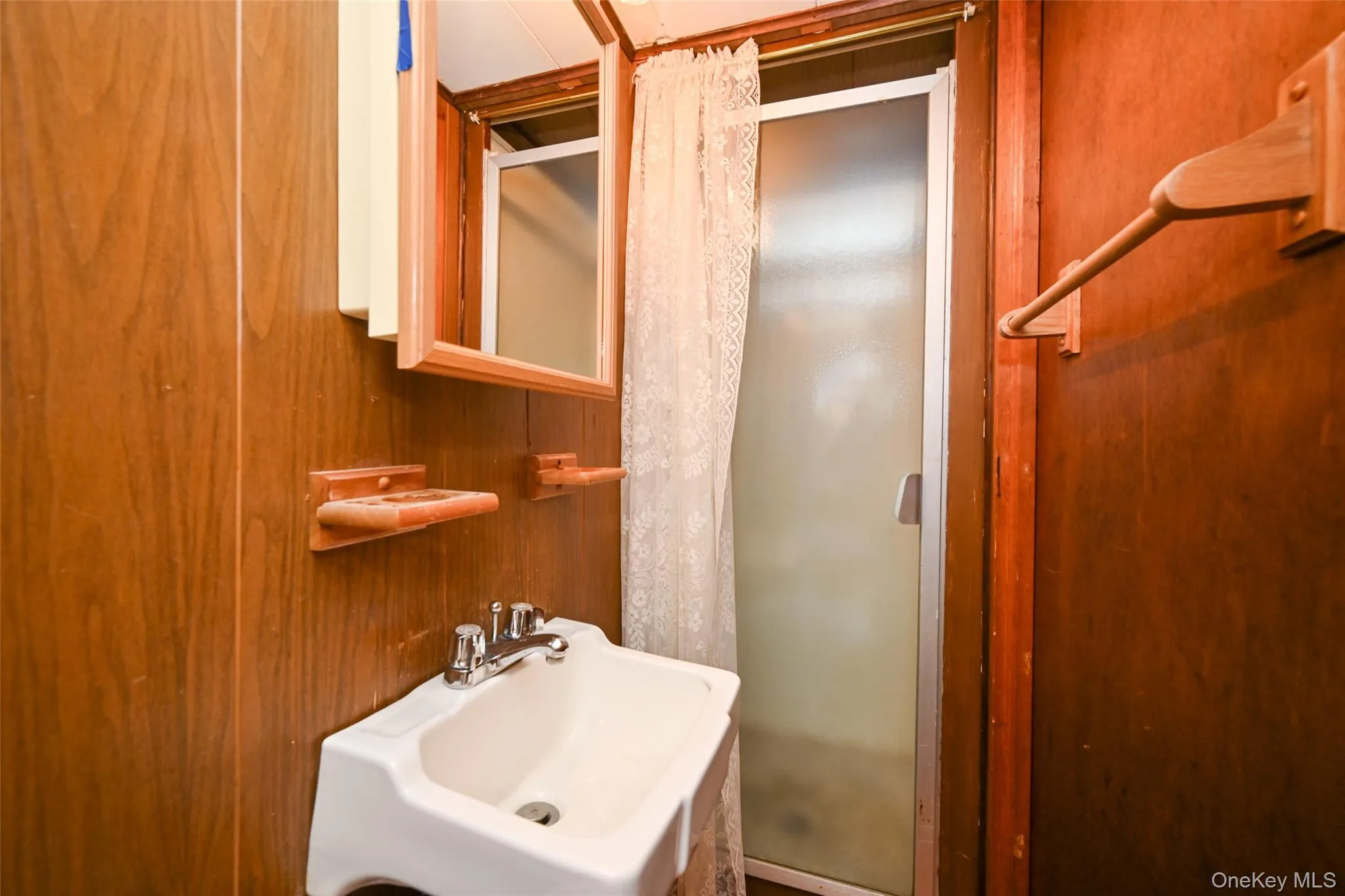 53-19 195th Street, New York, NY, 3 Bedrooms Bedrooms, 8 Rooms Rooms,2 BathroomsBathrooms,Residential,For Rent,195th,0,1015081 53-19 195th Street, New York, NY, 3 Bedrooms Bedrooms, 8 Rooms Rooms,2 BathroomsBathrooms,Residential,For Rent,195th,0,1015081